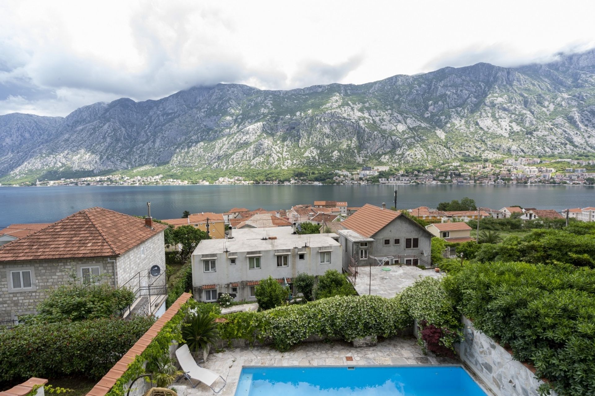 Hus i gornja lastva, Kotor Municipality 10831567