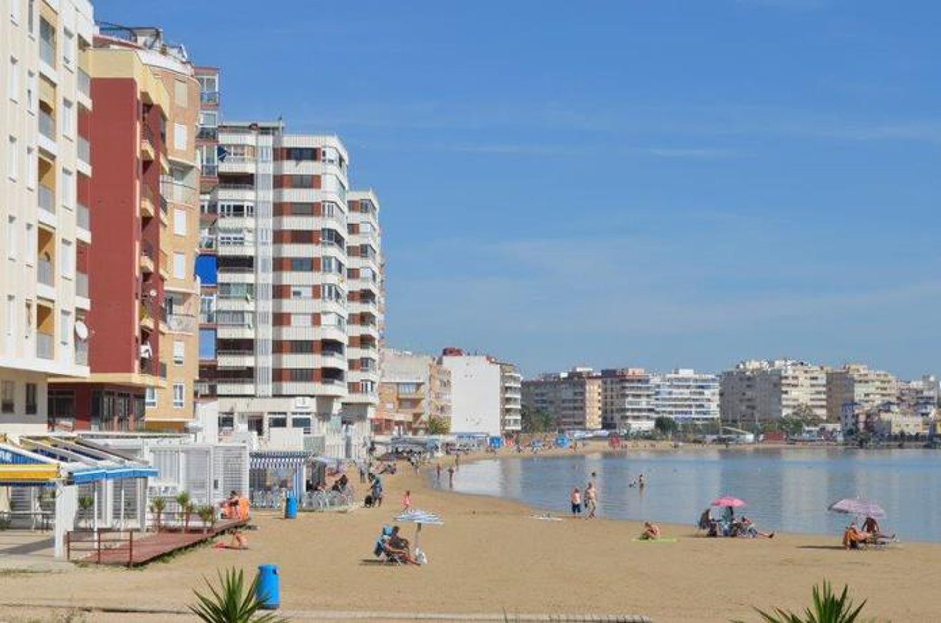 Ejerlejlighed i Torrevieja, Valencian Community 10831606