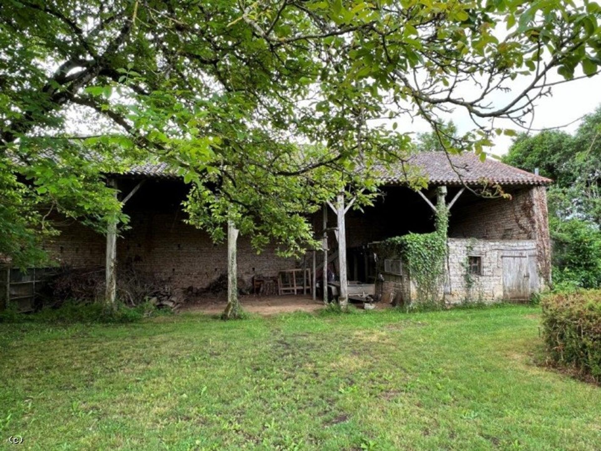 Hus i Villefagnan, Nouvelle-Aquitaine 10831857