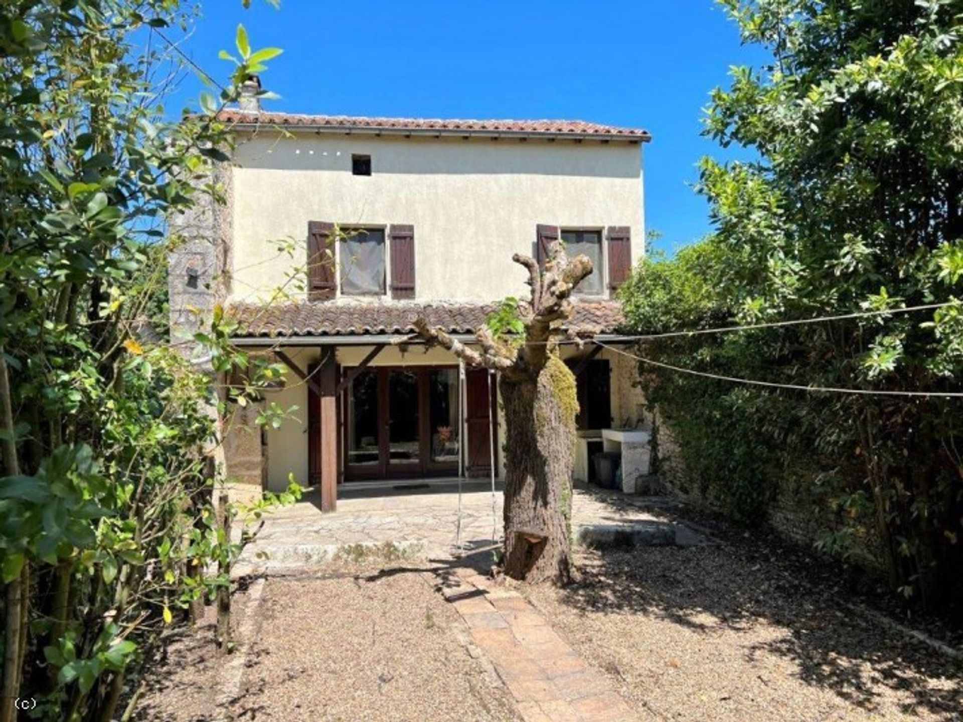 Huis in Verteuil-sur-Charente, Nouvelle-Aquitaine 10831861