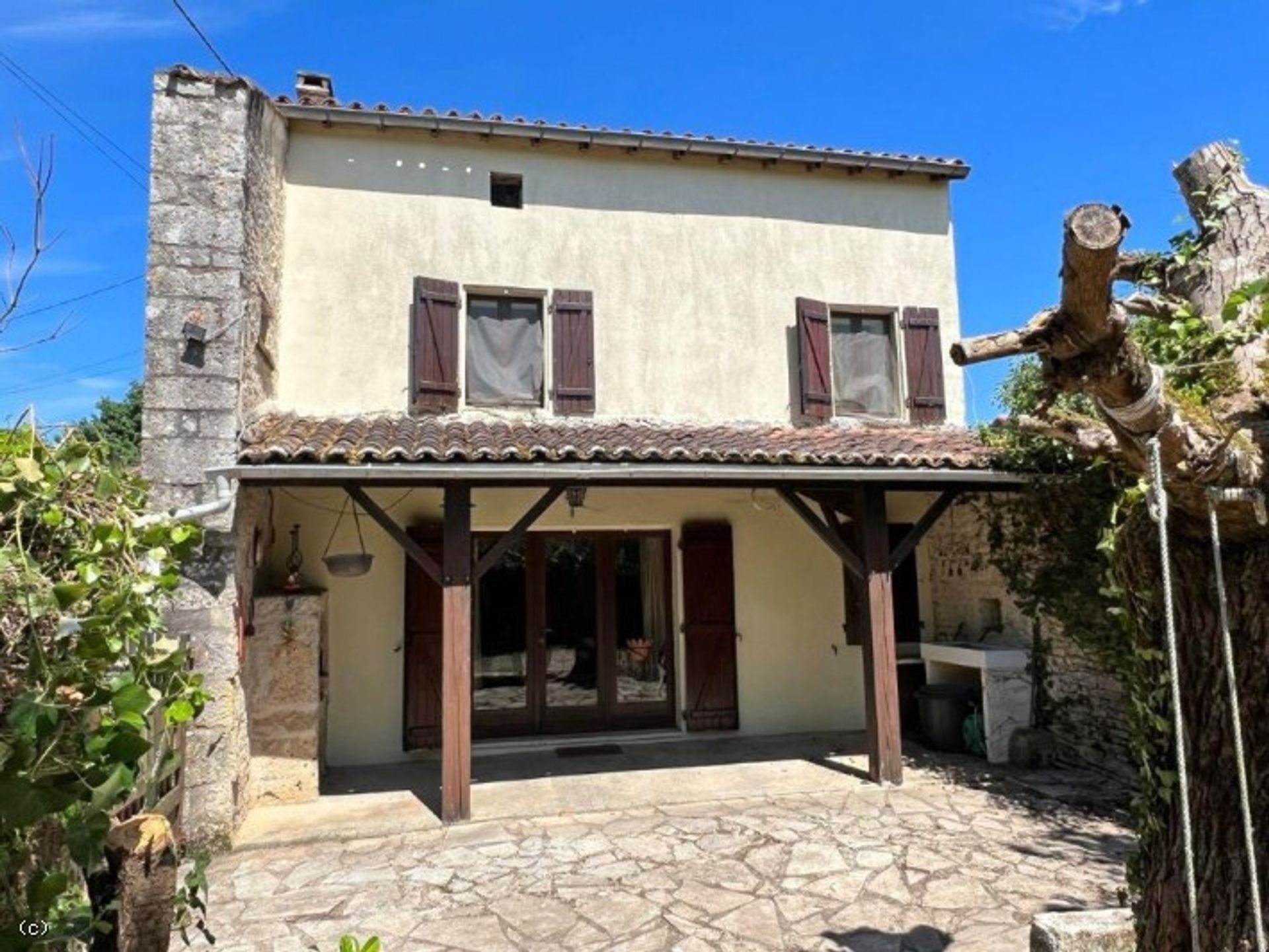 Huis in Verteuil-sur-Charente, Nouvelle-Aquitaine 10831861