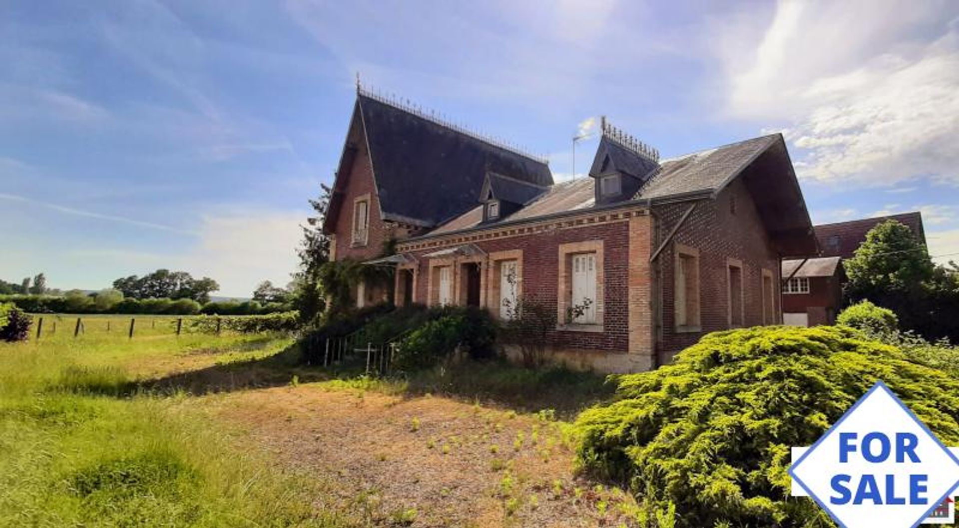 房子 在 Saint-Léger-sur-Sarthe, Normandy 10831881