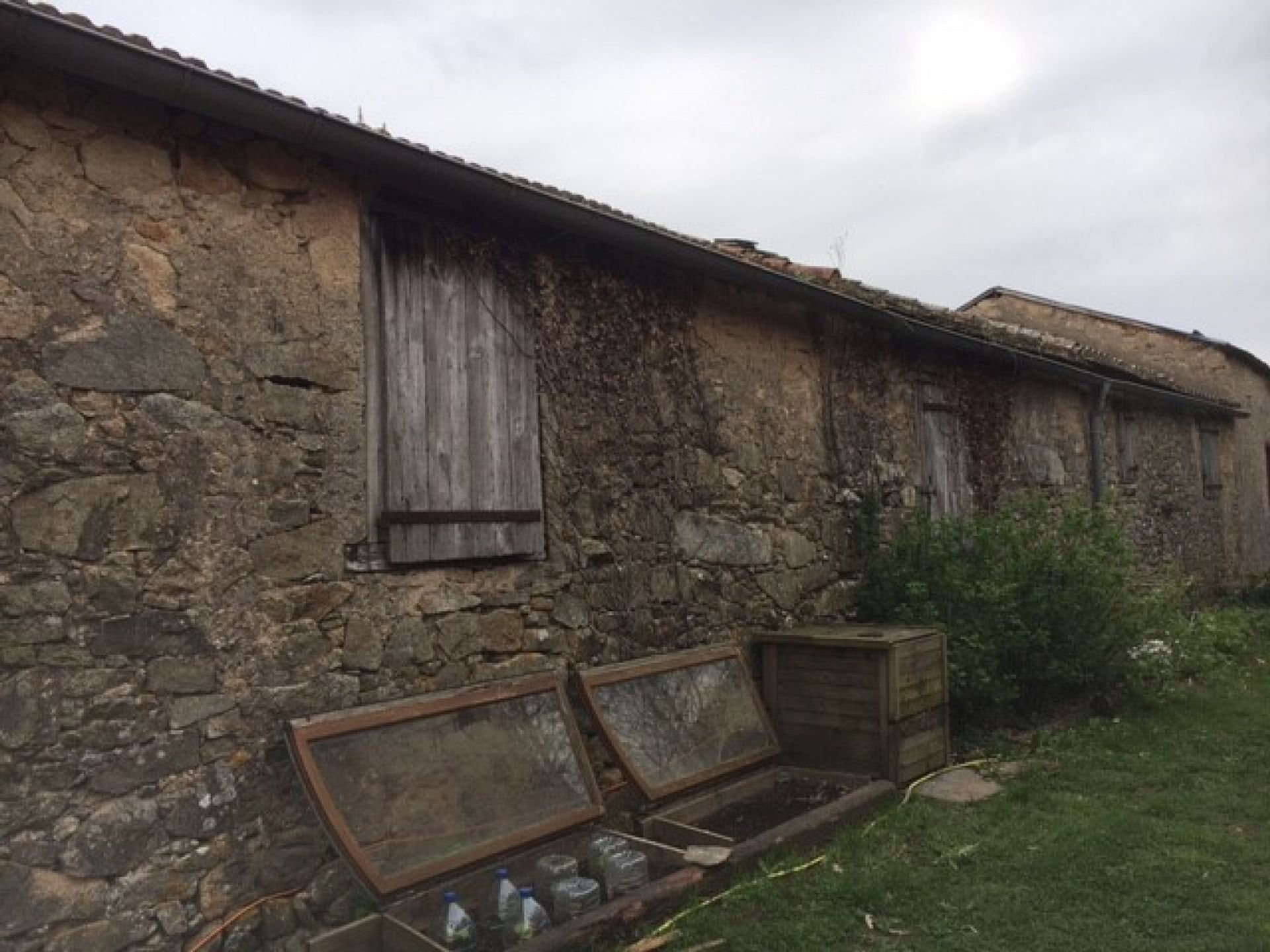 Hus i Saint-Denis, Occitanie 10831905