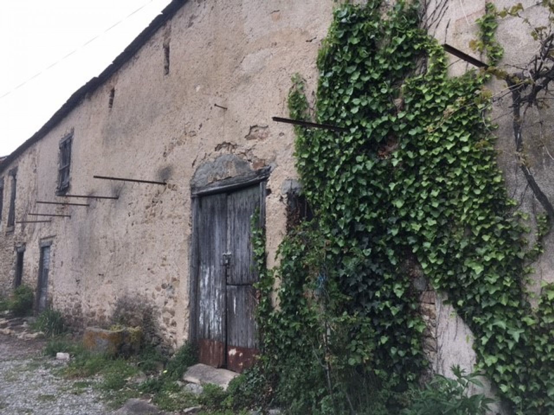 Hus i Saint-Denis, Occitanie 10831905