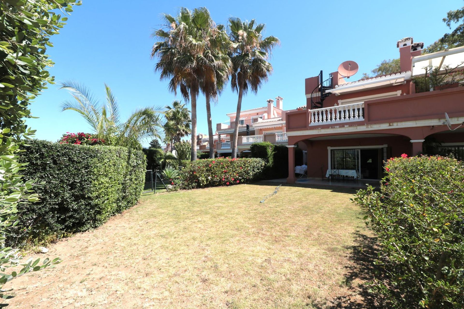 Eigentumswohnung im Estepona, Andalusia 10833284