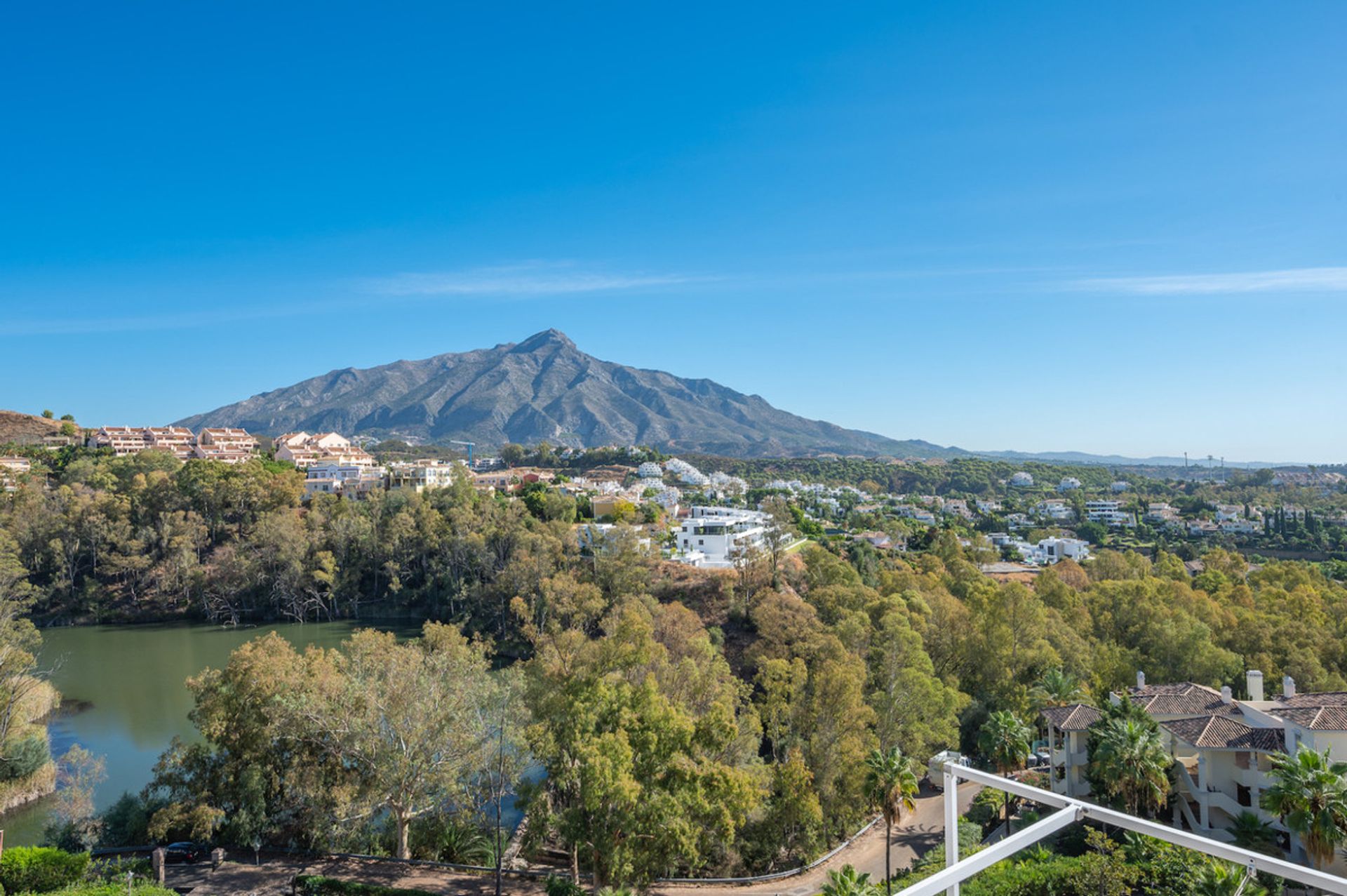 rumah dalam Marbella, Andalucía 10833341