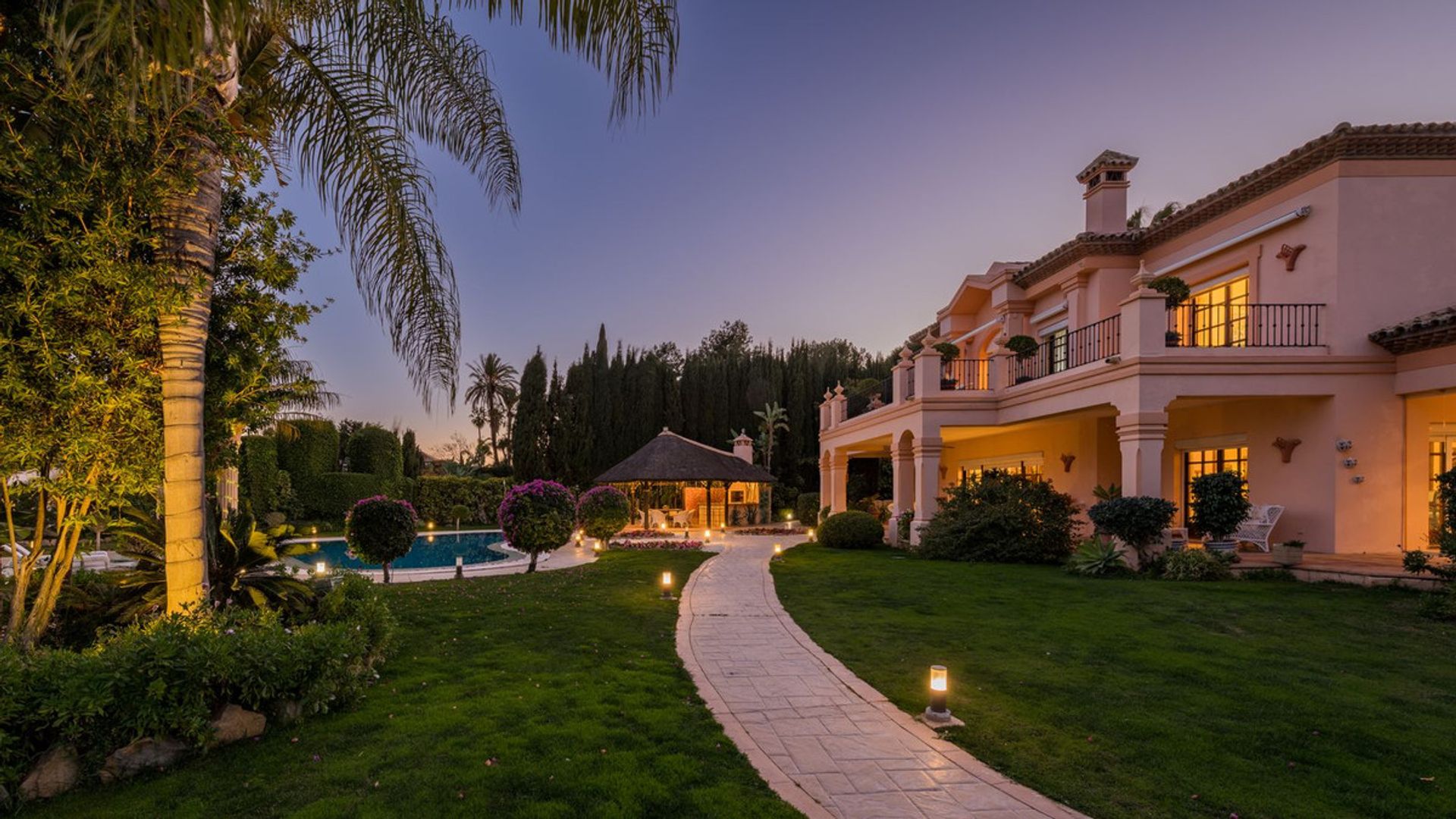 casa en Marbella, Andalusia 10833456