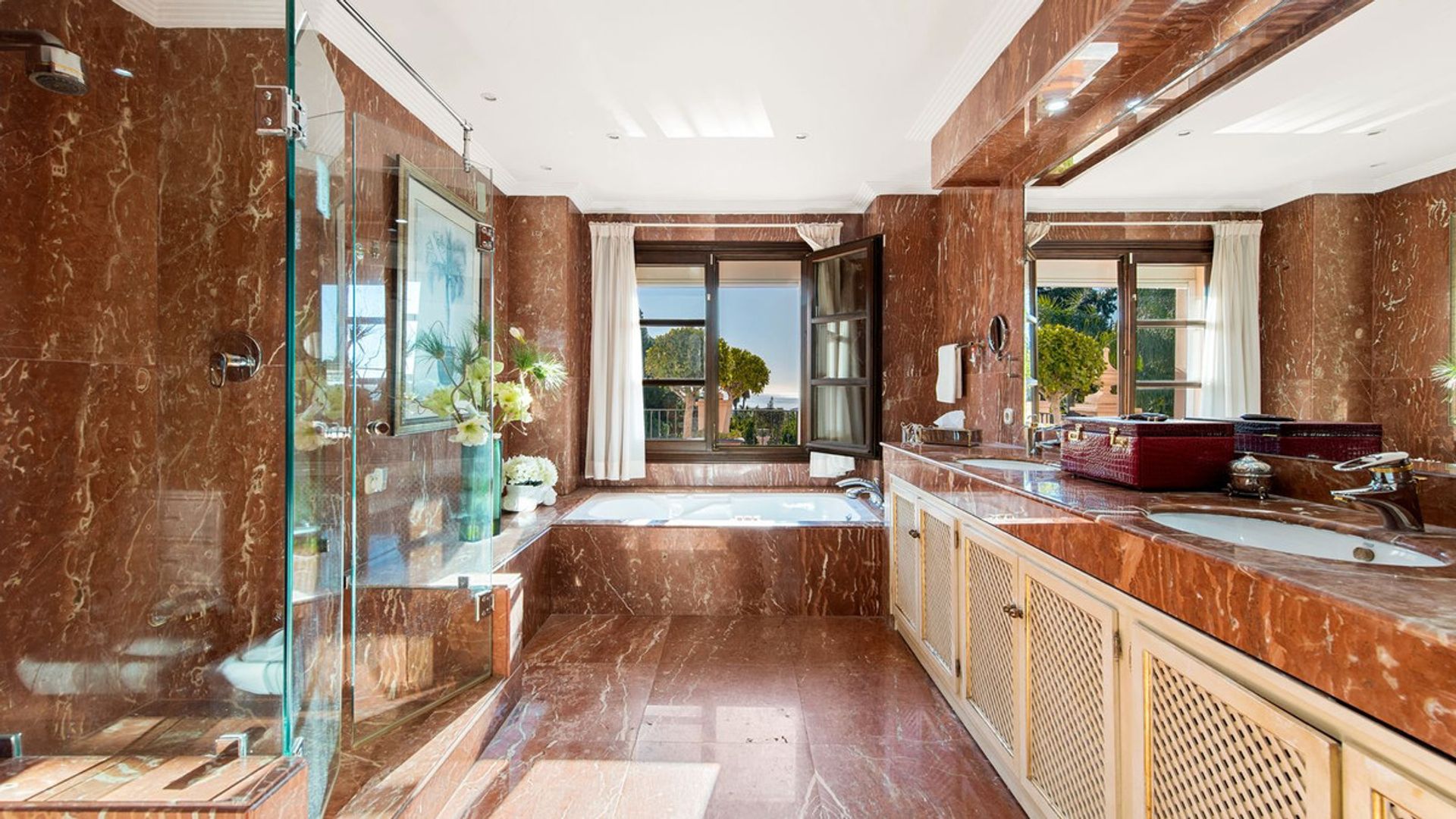 casa en Marbella, Andalusia 10833456