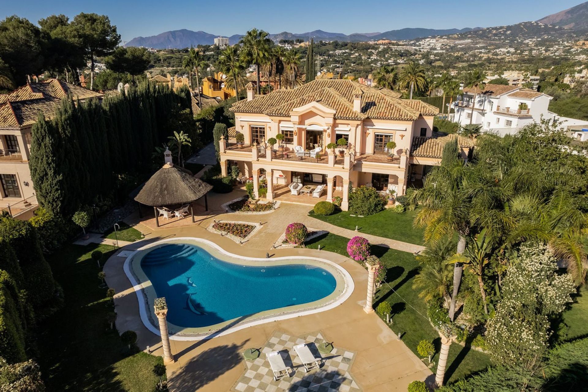 casa en Marbella, Andalusia 10833456