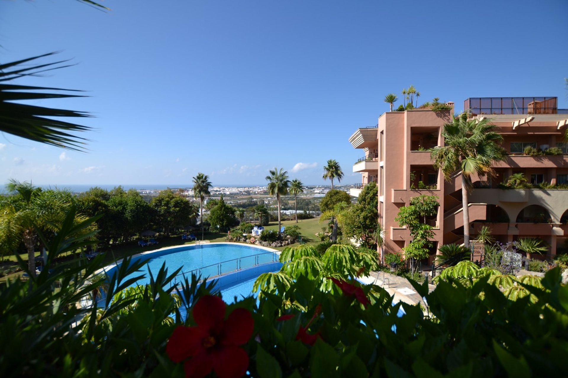 Condominium in Marbella, Andalucía 10833483