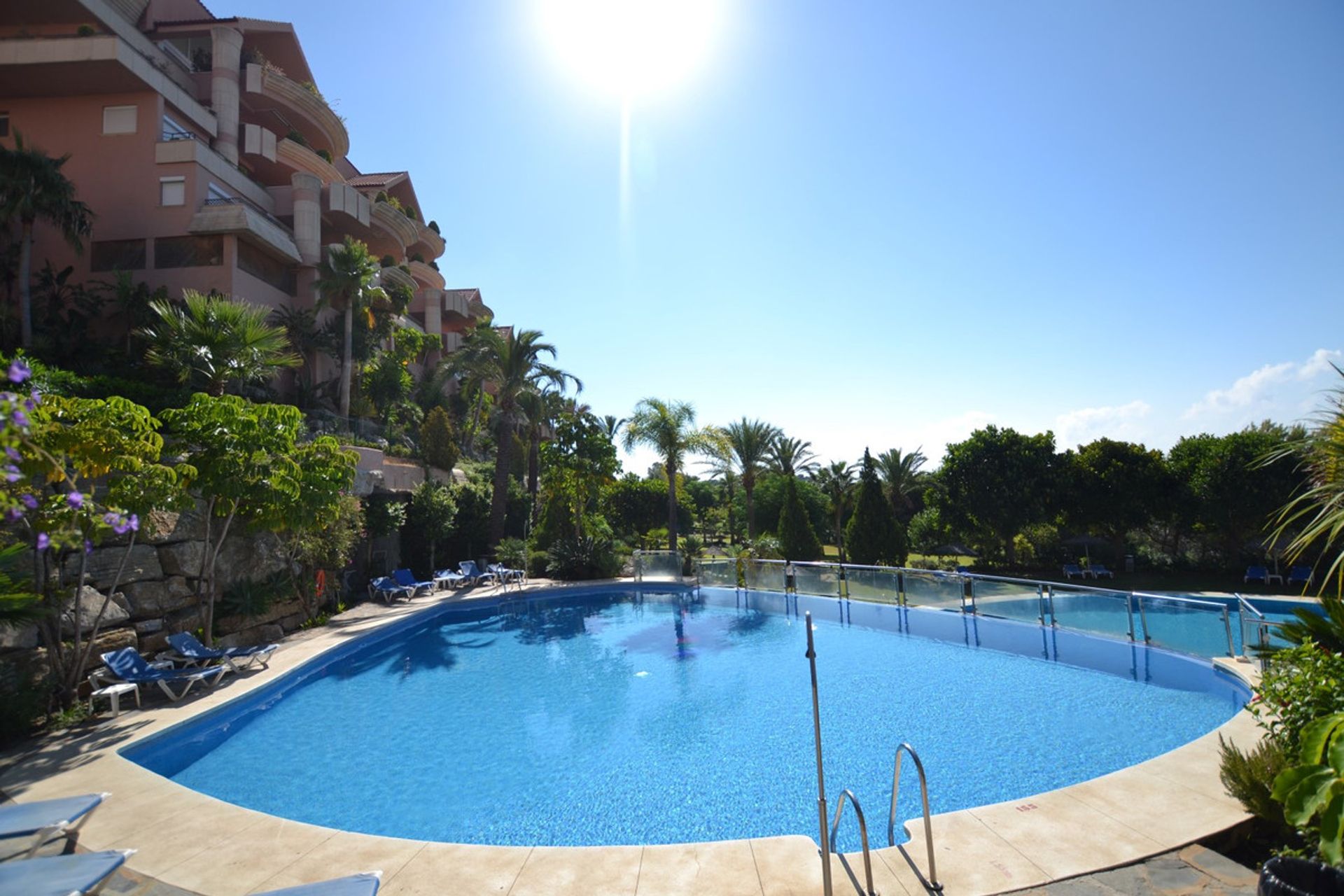 Condominium in Marbella, Andalucía 10833483