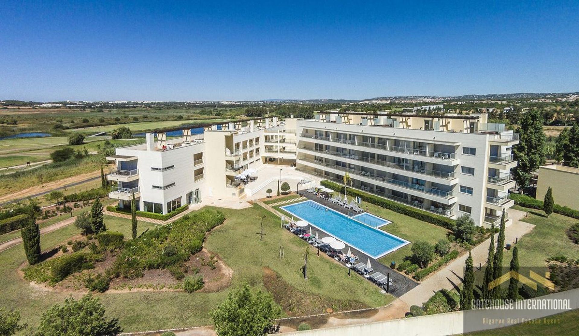 Condominium in Quarteira, Faro 10833608