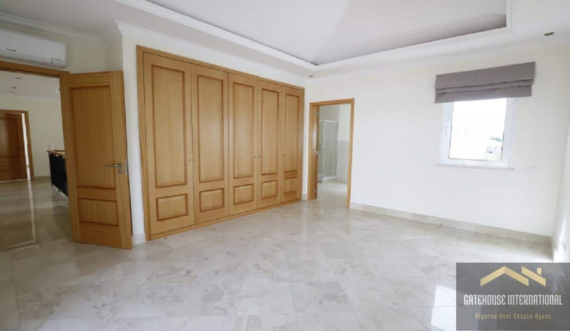 House in , Faro District 10833618