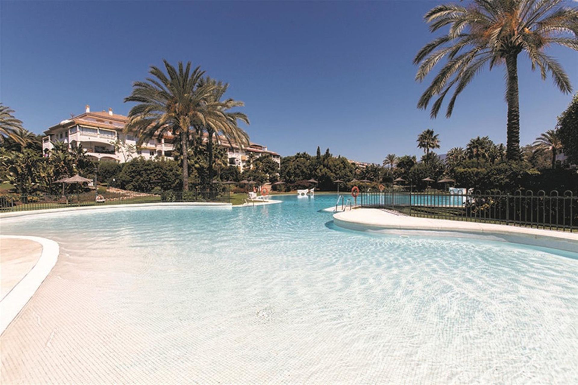 Kondominium dalam Marbella, Andalucía 10833620