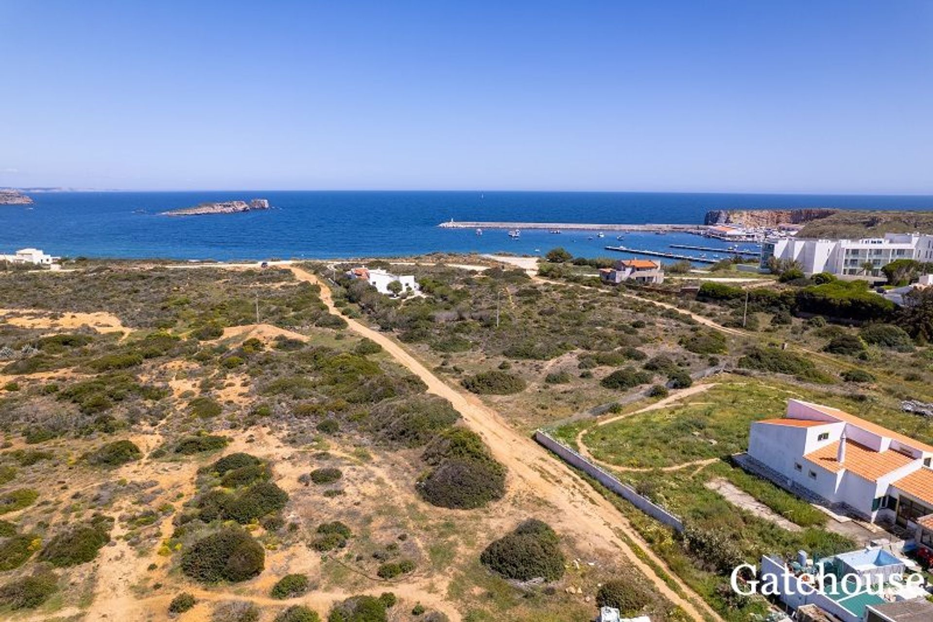 Terre dans Sagres, Faro 10834020