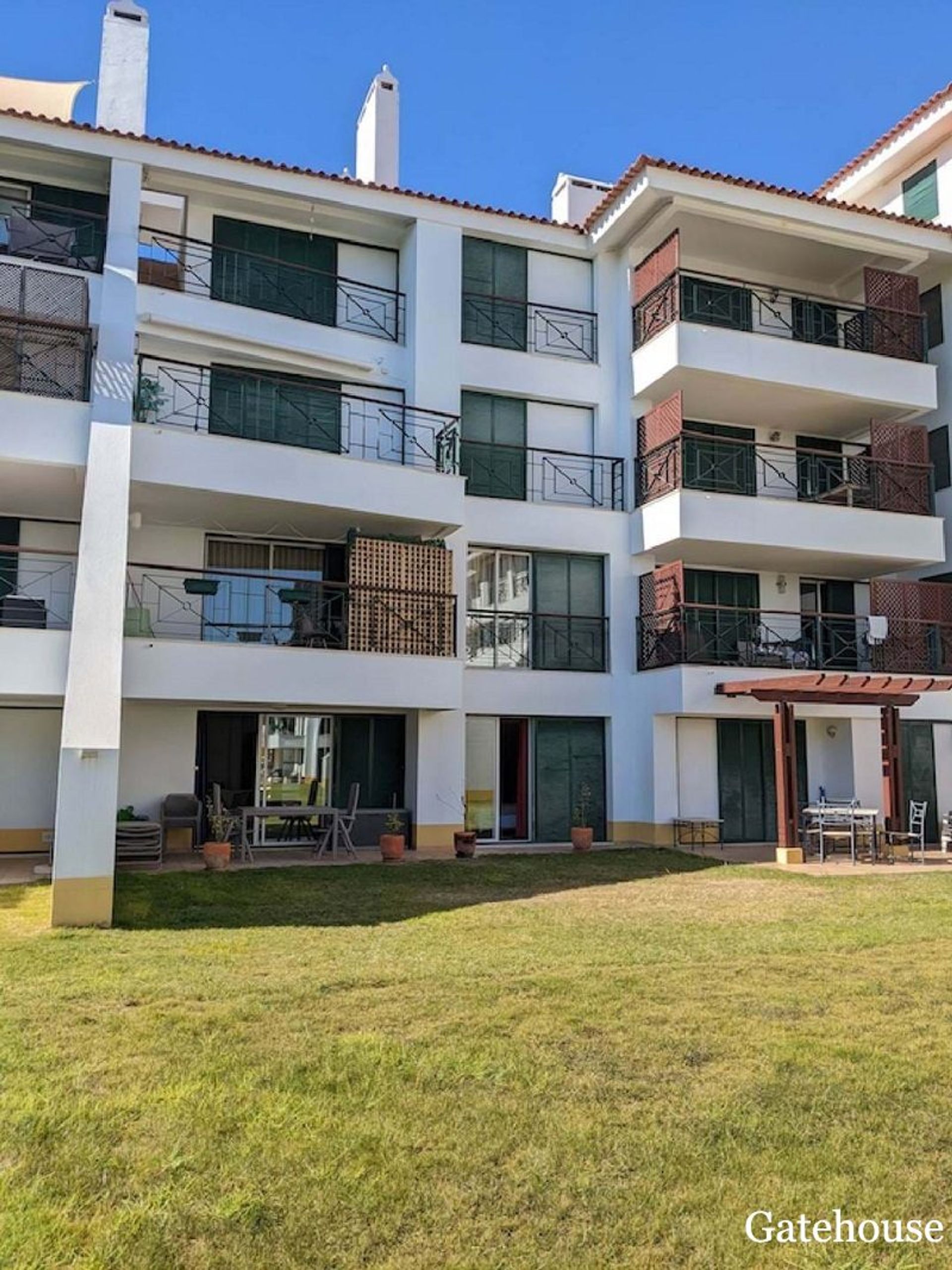 Condominio nel Quarteira, Faro 10834171