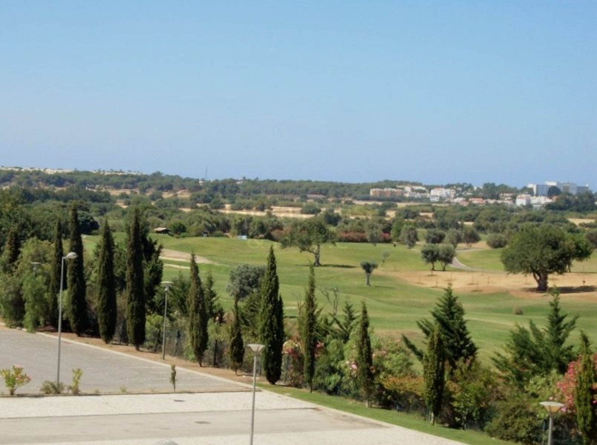 Condominium in Quarteira, Faro 10834225