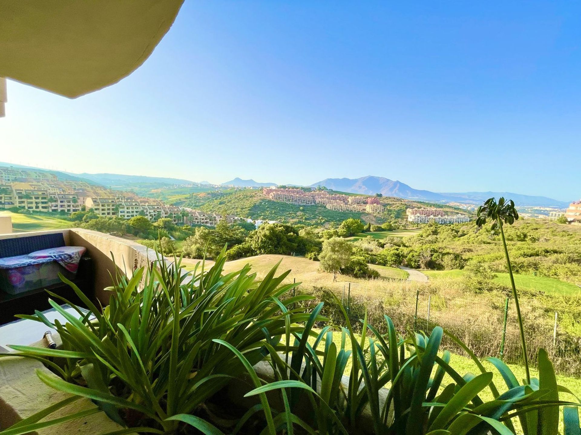 Osakehuoneisto sisään Puerto de la Duquesa, Andalusia 10834361