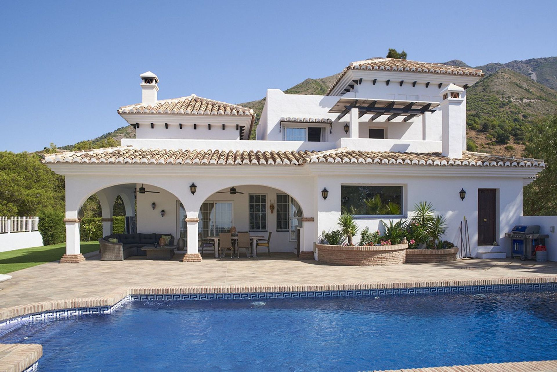 Casa nel Alhaurin el Grande, Andalusia 10834508