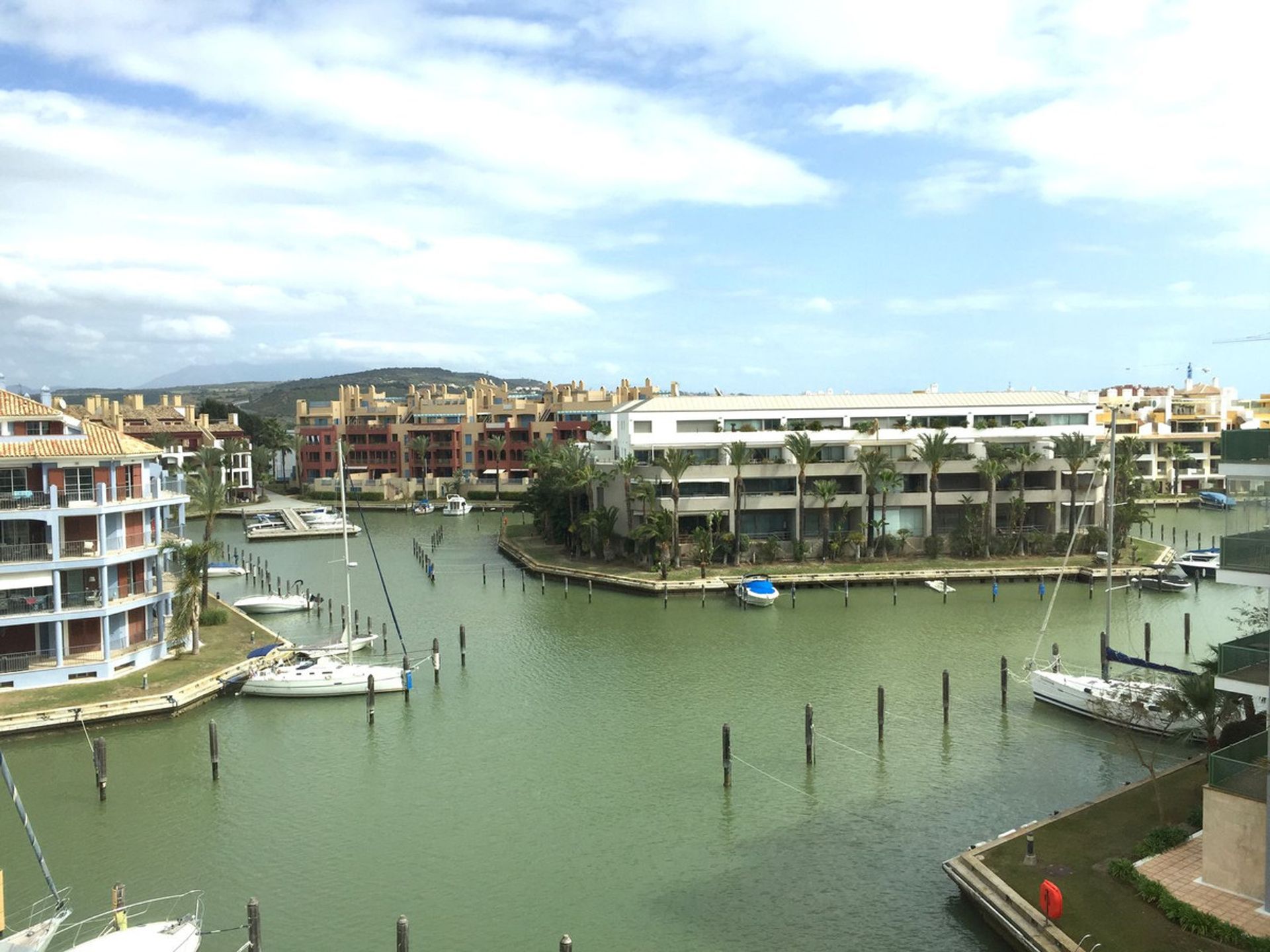 Condominium in Guadiaro, Andalusia 10834711