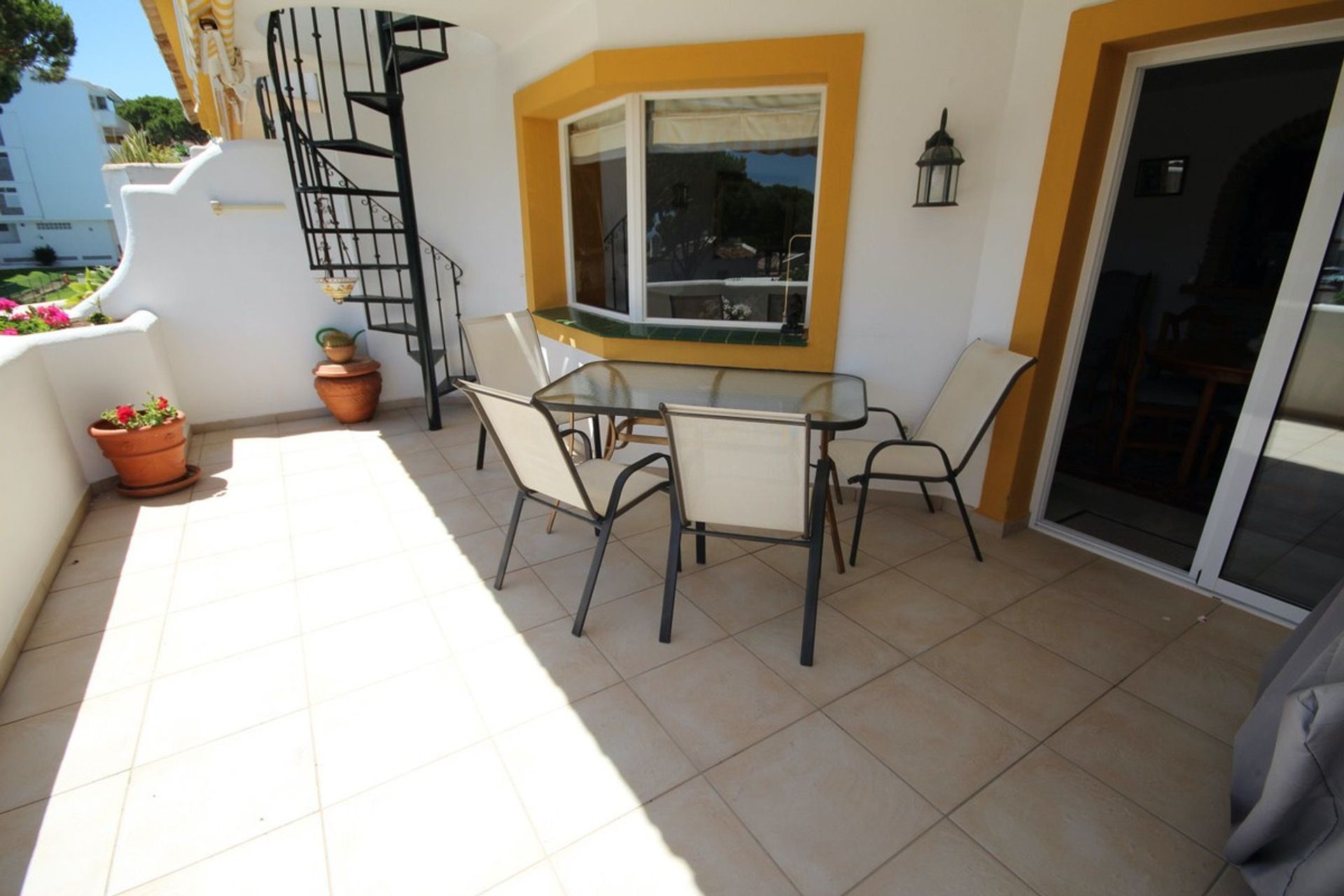 Condominium dans Sitio de Calahonda, Andalusia 10834792