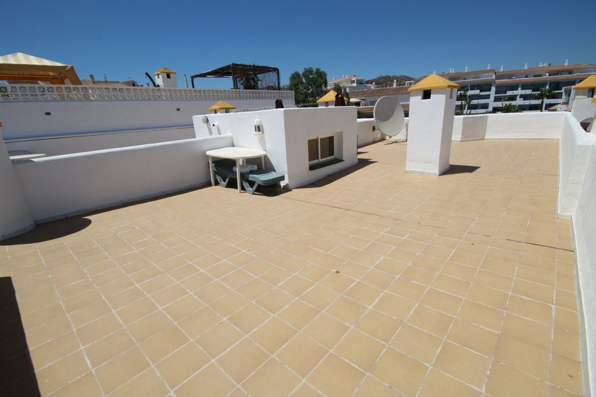 Condominium dans Sitio de Calahonda, Andalusia 10834792