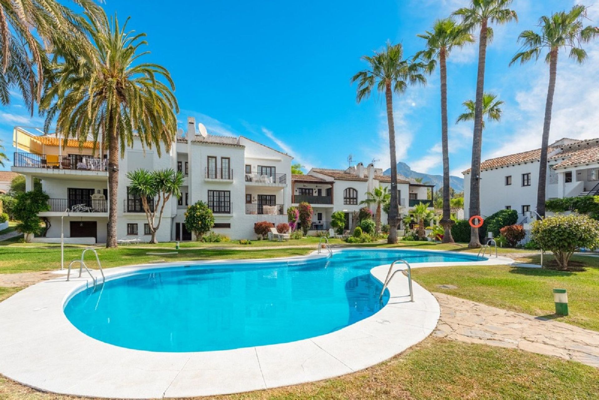 Condominium in El Angel, Andalusia 10834859