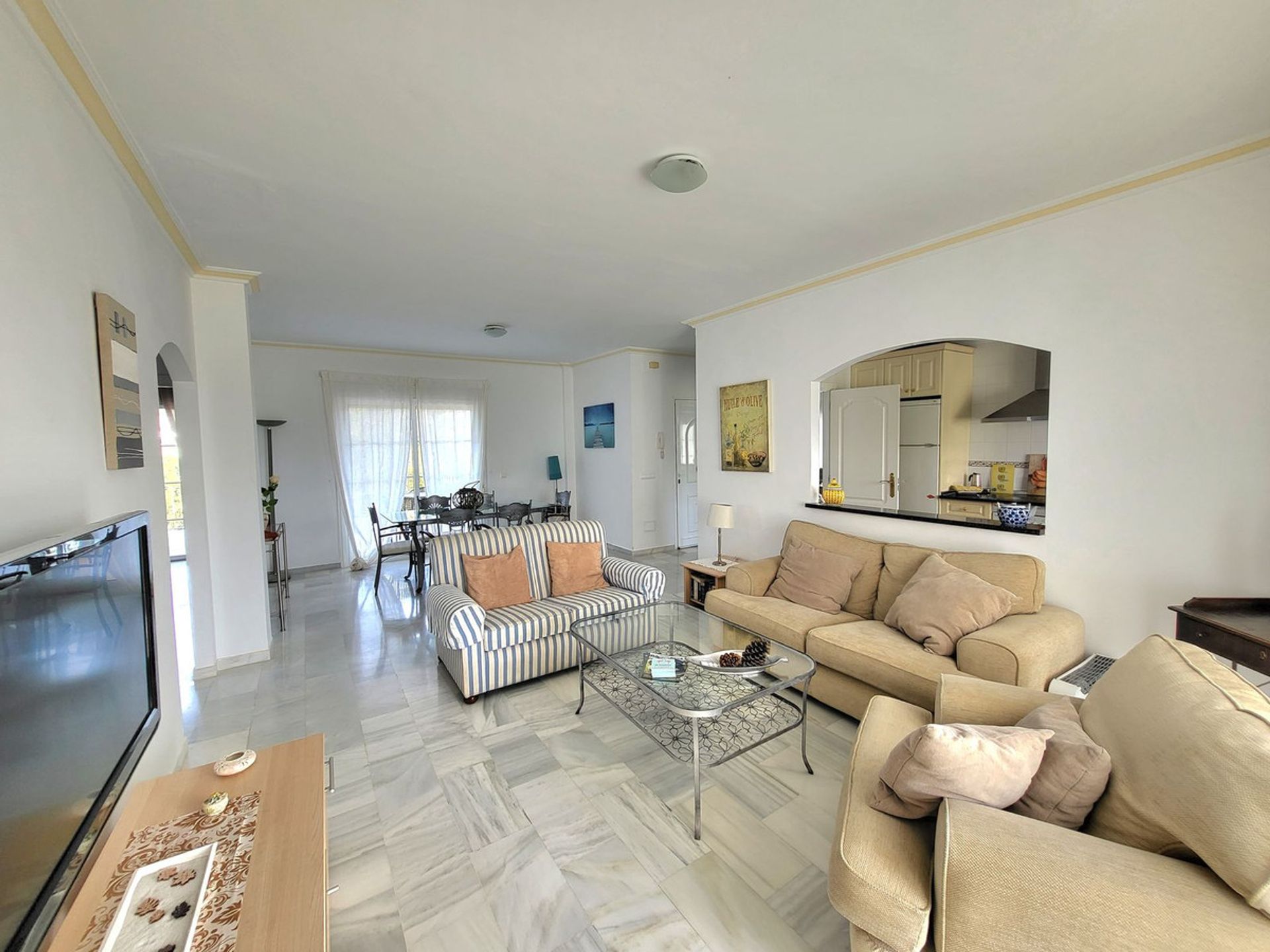 Condominium in Estepona, Andalusia 10835037