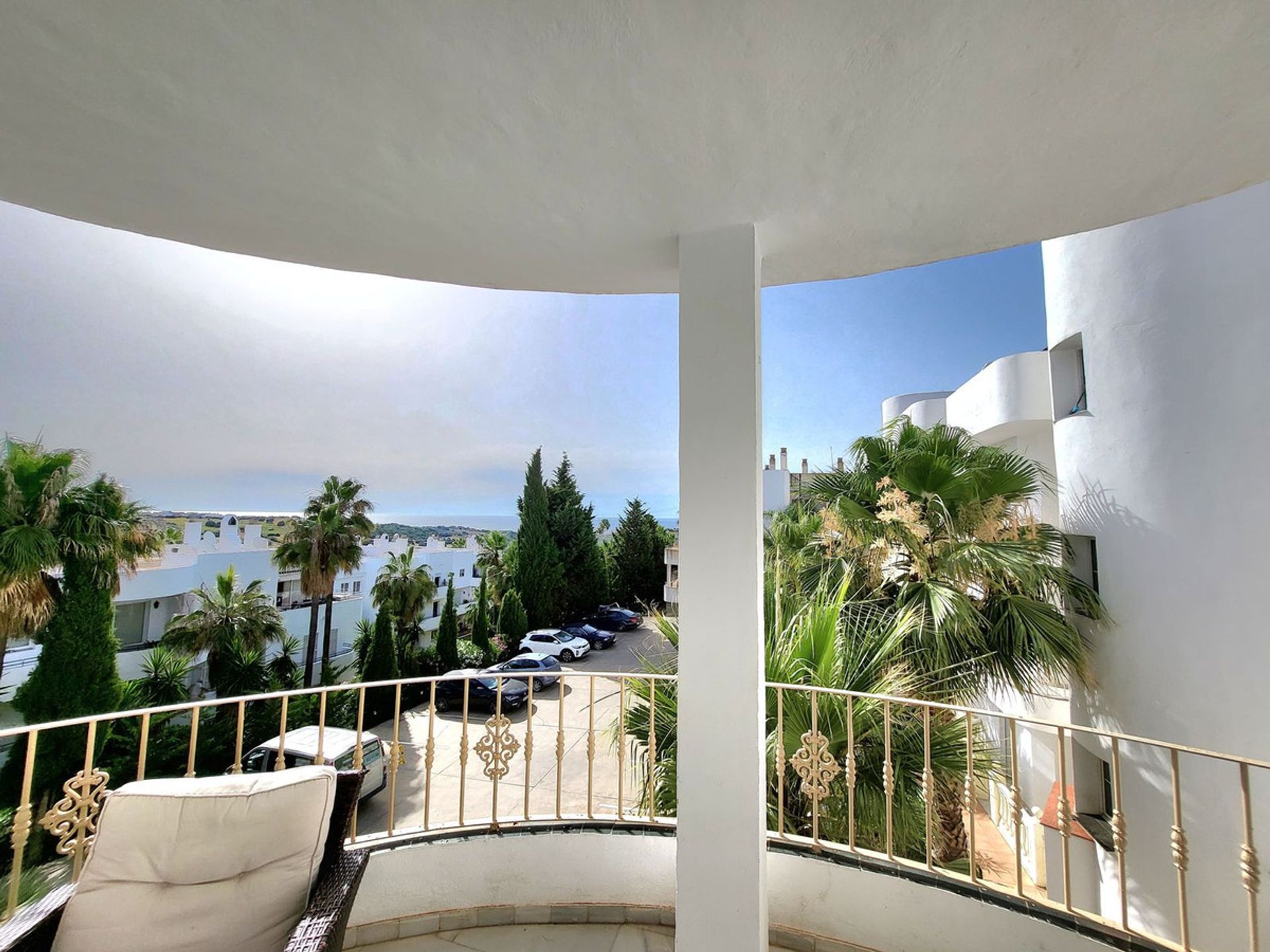 Condominium in Estepona, Andalusia 10835037