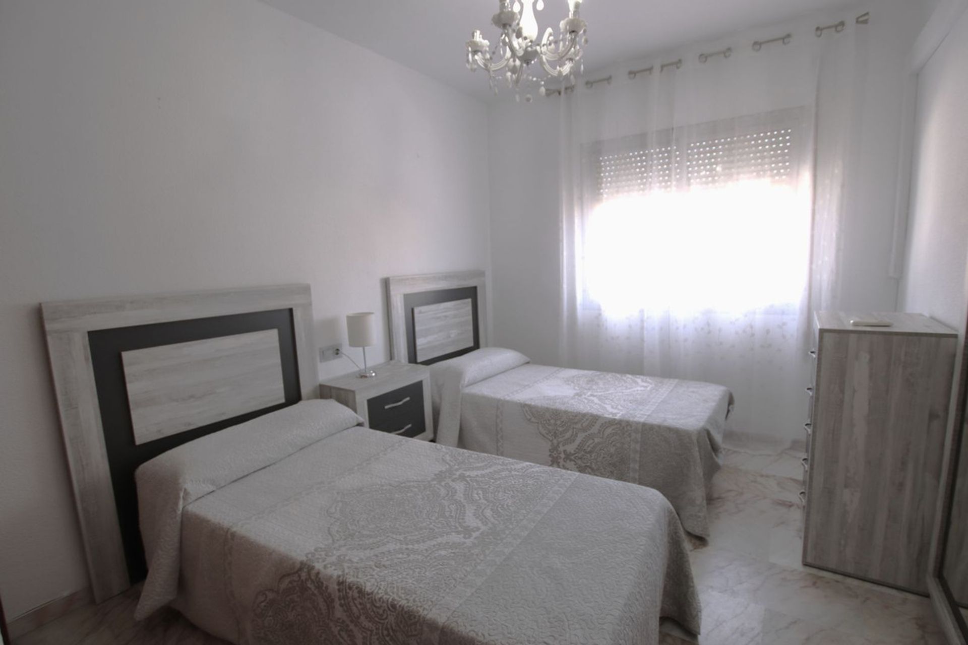 קוֹנדוֹמִינִיוֹן ב Las Lagunas de Mijas, Andalucía 10835233