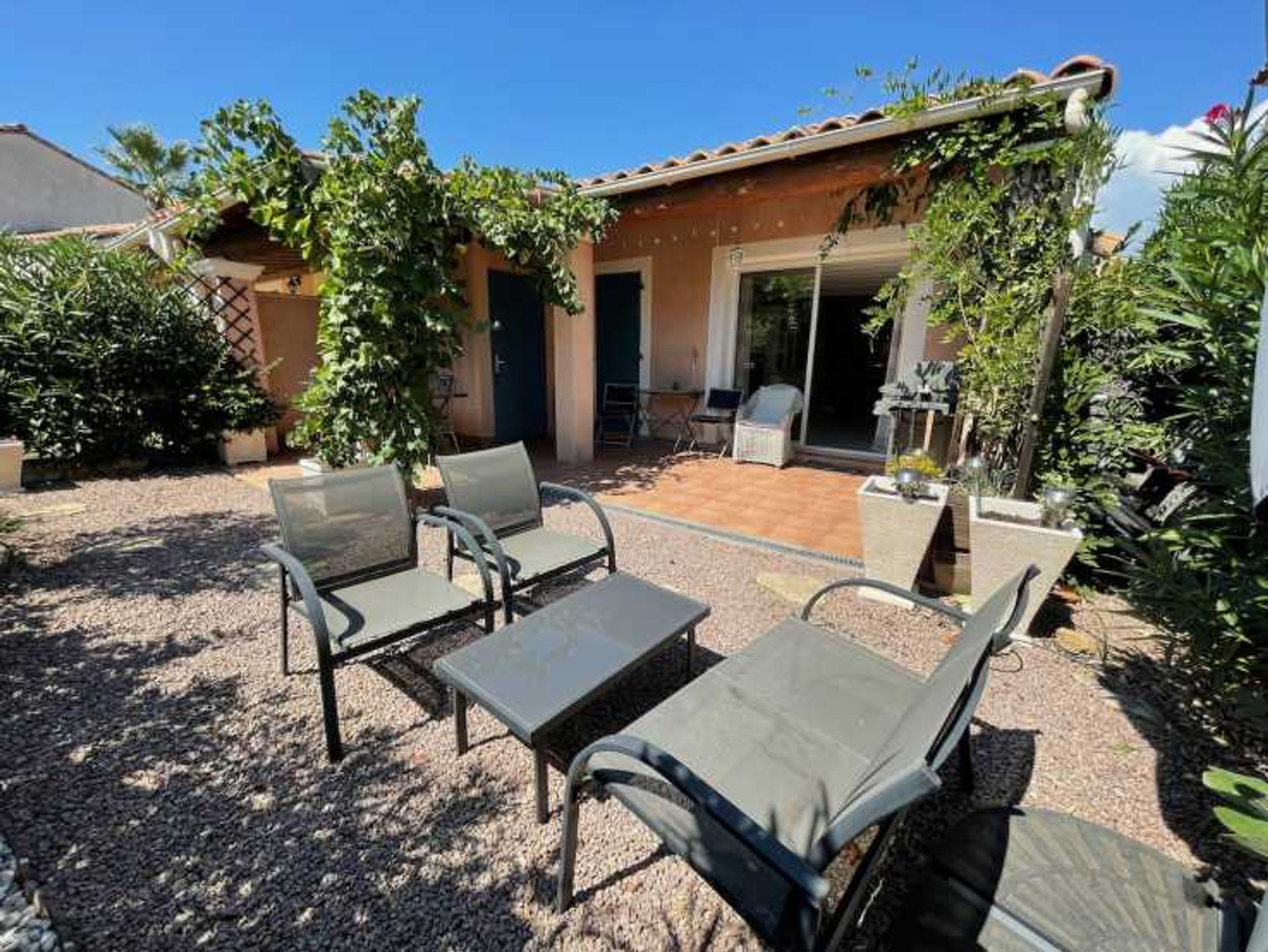 בַּיִת ב Roquebrune-sur-Argens, Provence-Alpes-Côte d'Azur 10835544