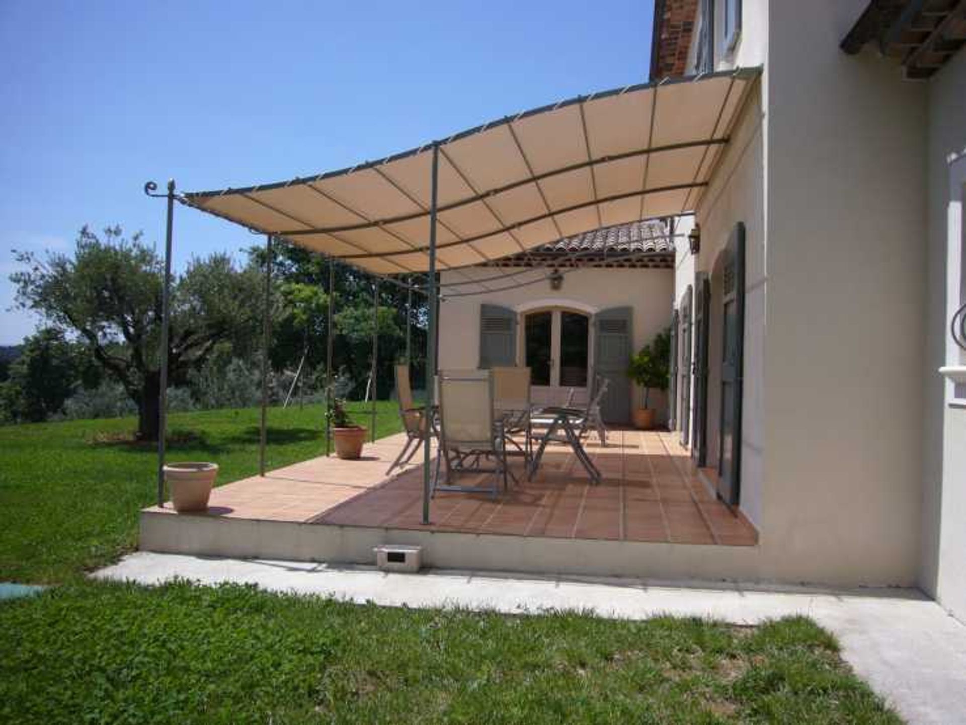 σπίτι σε Draguignan, Provence-Alpes-Cote d'Azur 10835600