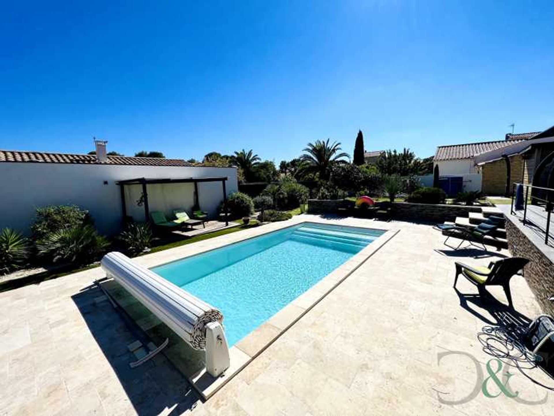 casa en La Londe-les-Maures, Provenza-Alpes-Costa Azul 10835623