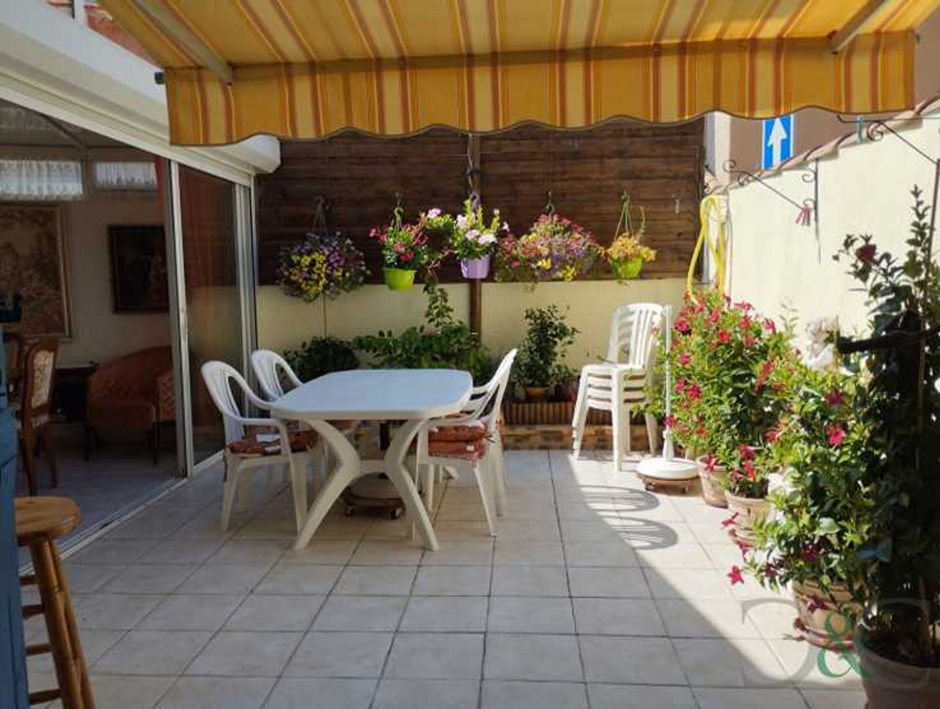 Hus i La Londe-les-Maures, Provence-Alpes-Cote d'Azur 10835704