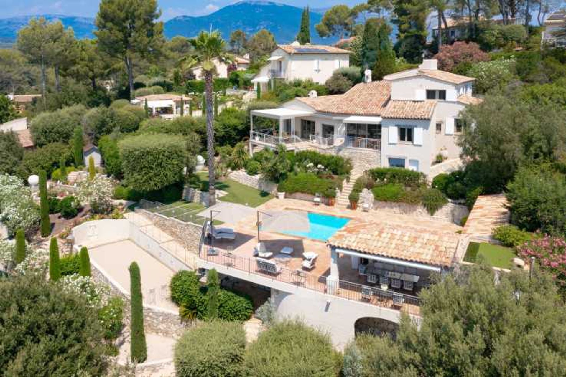 मकान में Roquefort-les-Pins, Provence-Alpes-Côte d'Azur 10835751