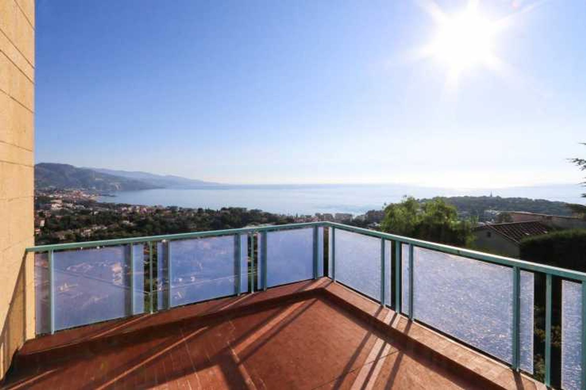 casa no Roquebrune-Cap-Martin, Provence-Alpes-Côte d'Azur 10835807