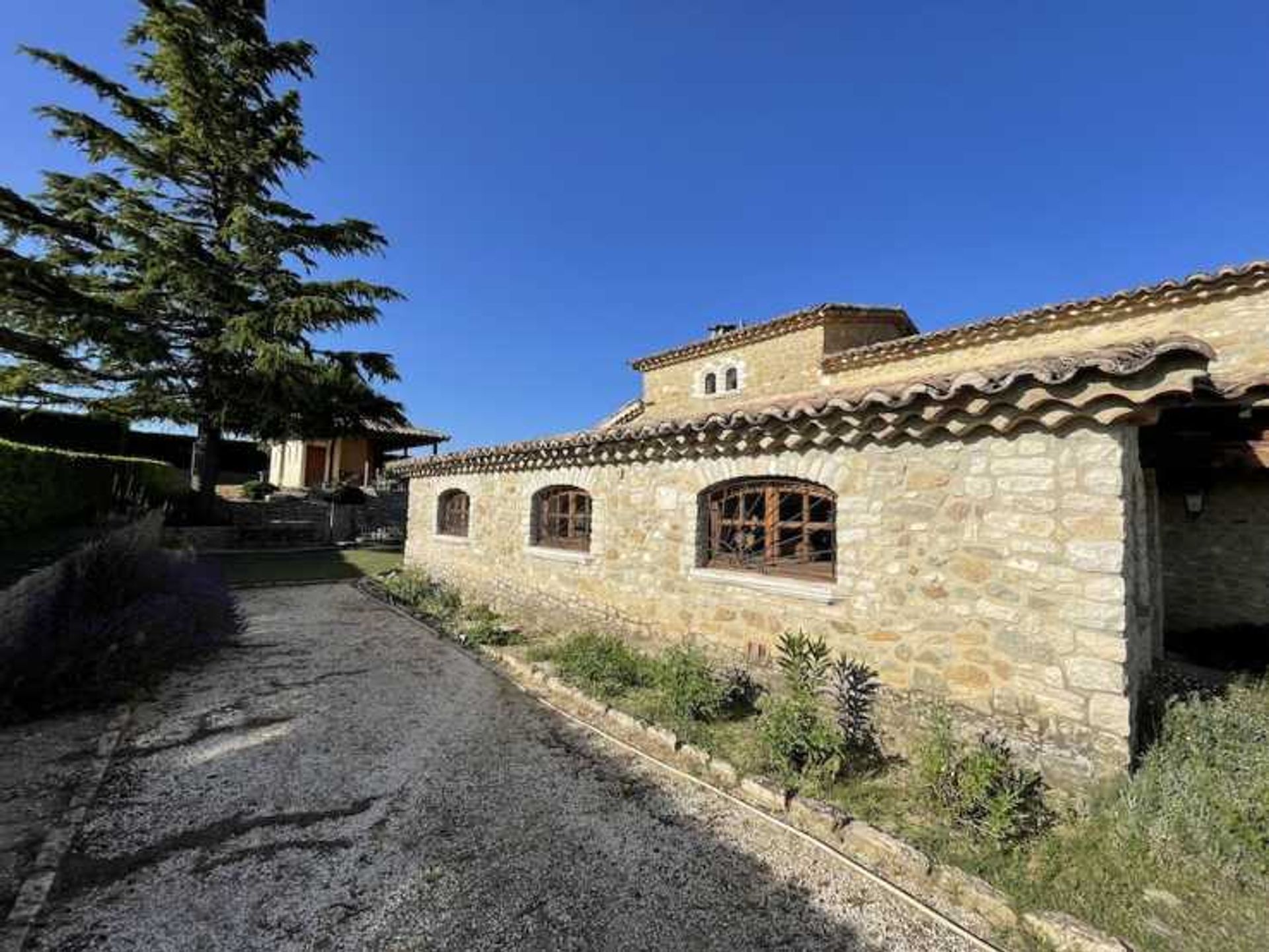 Hus i Dieulefit, Auvergne-Rhône-Alpes 10835863