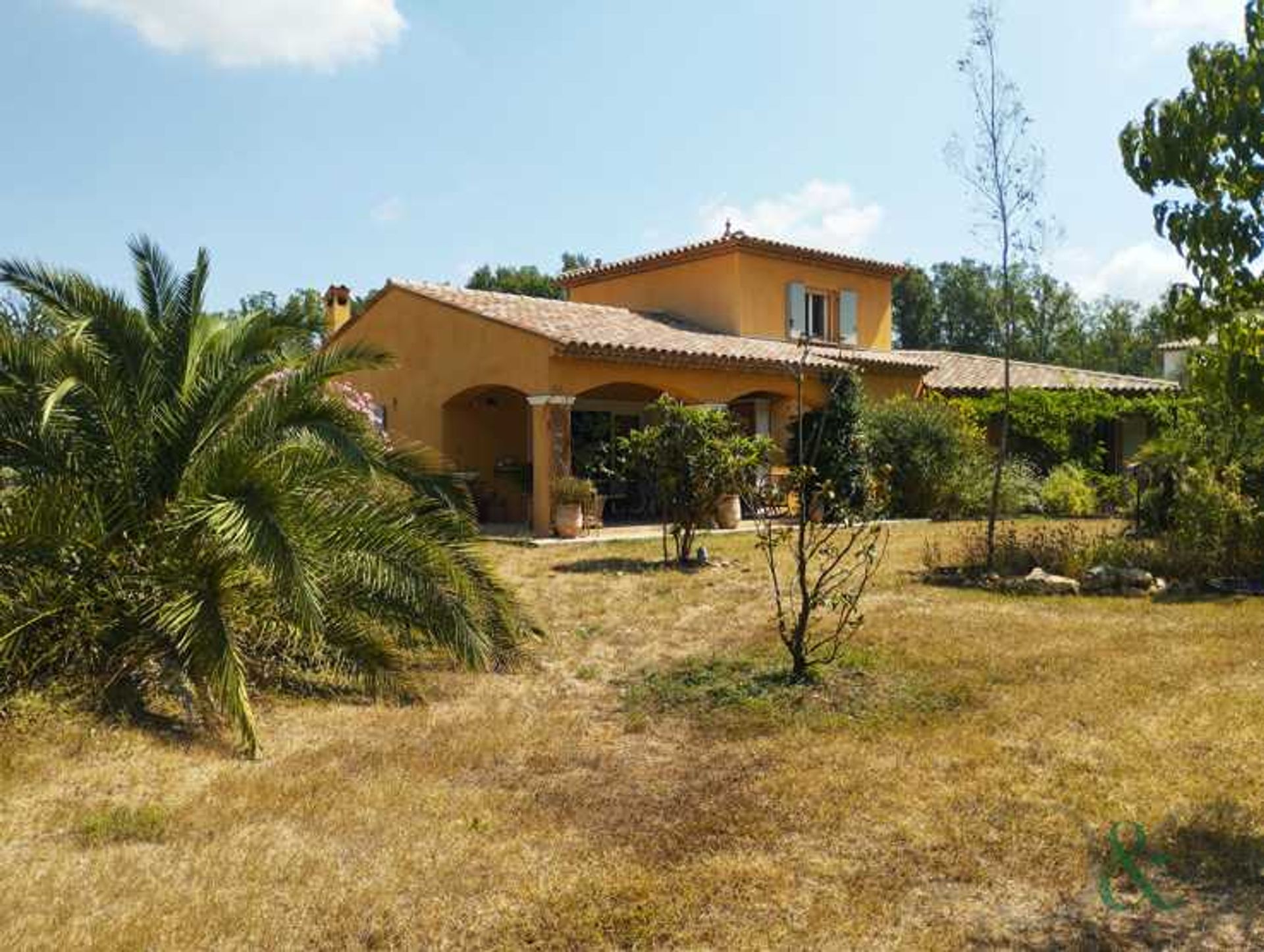 Talo sisään Callian, Provence-Alpes-Cote d'Azur 10835879