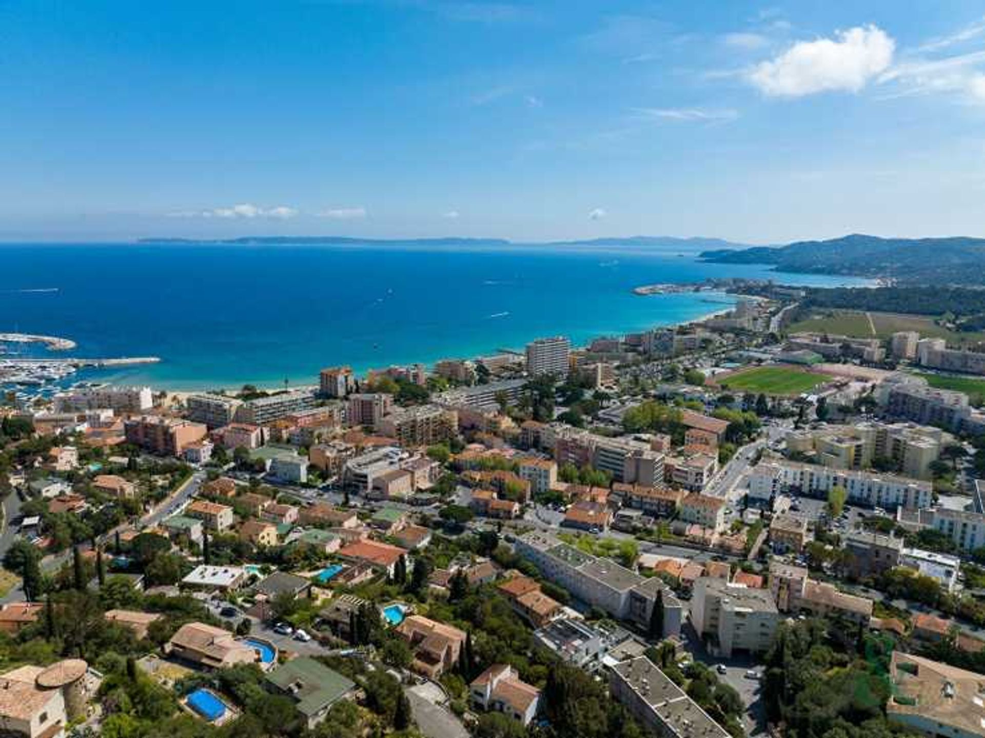 मकान में Le Lavandou, Provence-Alpes-Cote d'Azur 10835979