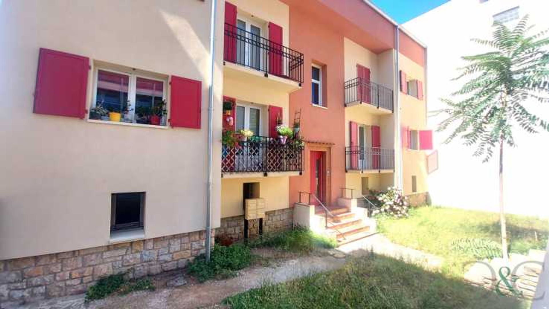 Condominium in Le Lavandou, Provence-Alpes-Côte d'Azur 10836103