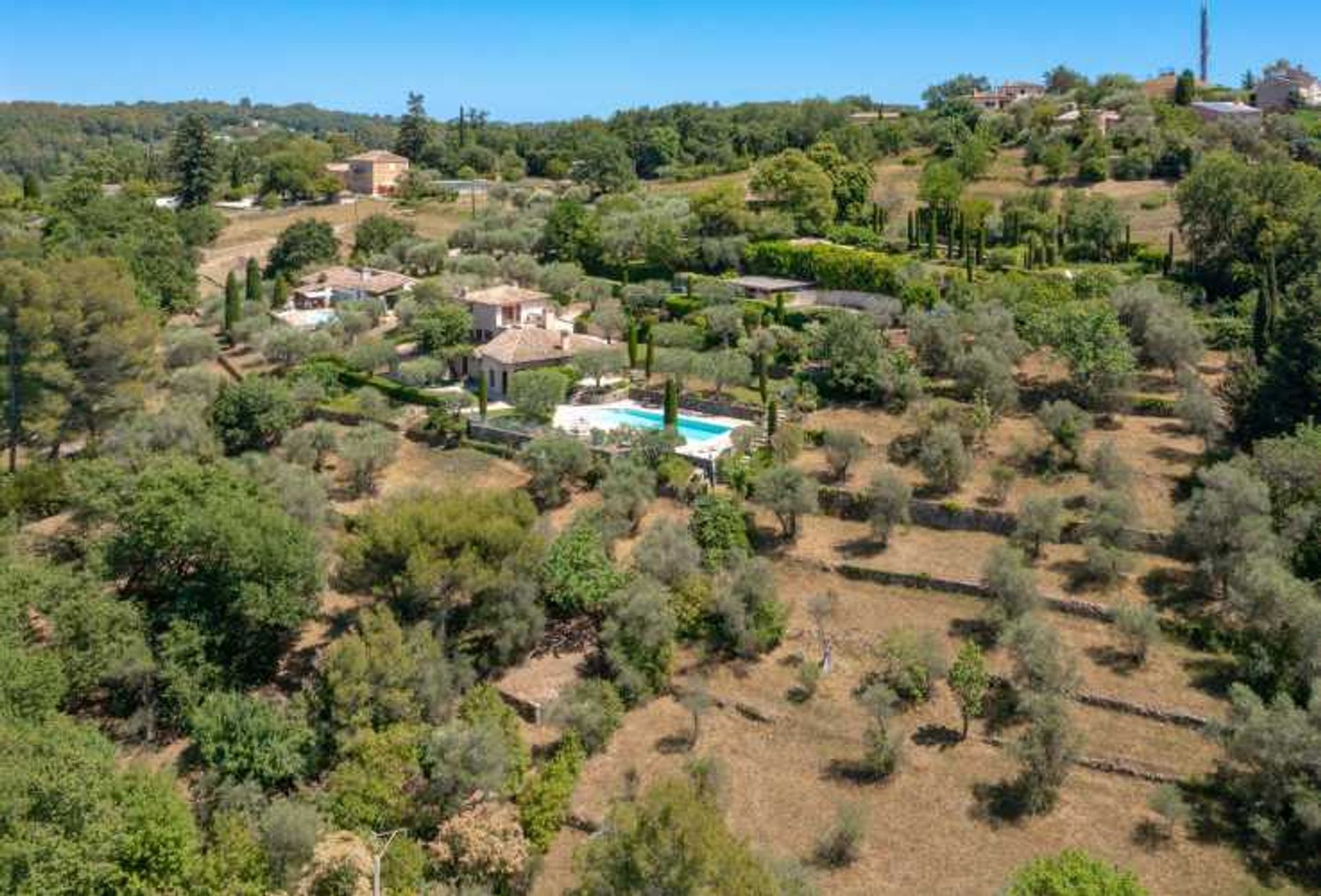 Hus i Châteauneuf, Provence-Alpes-Côte d'Azur 10836178