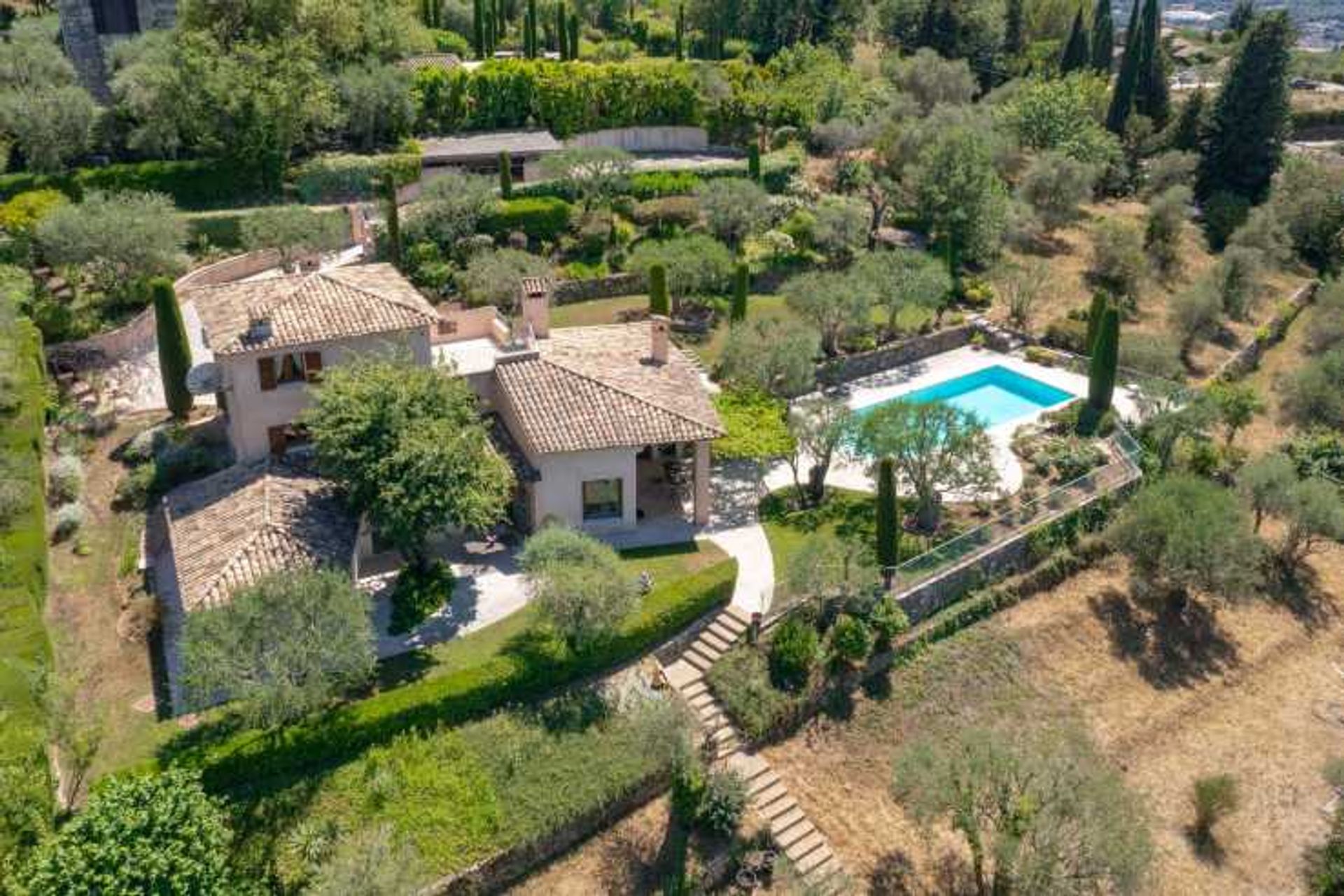 Hus i Châteauneuf, Provence-Alpes-Côte d'Azur 10836178