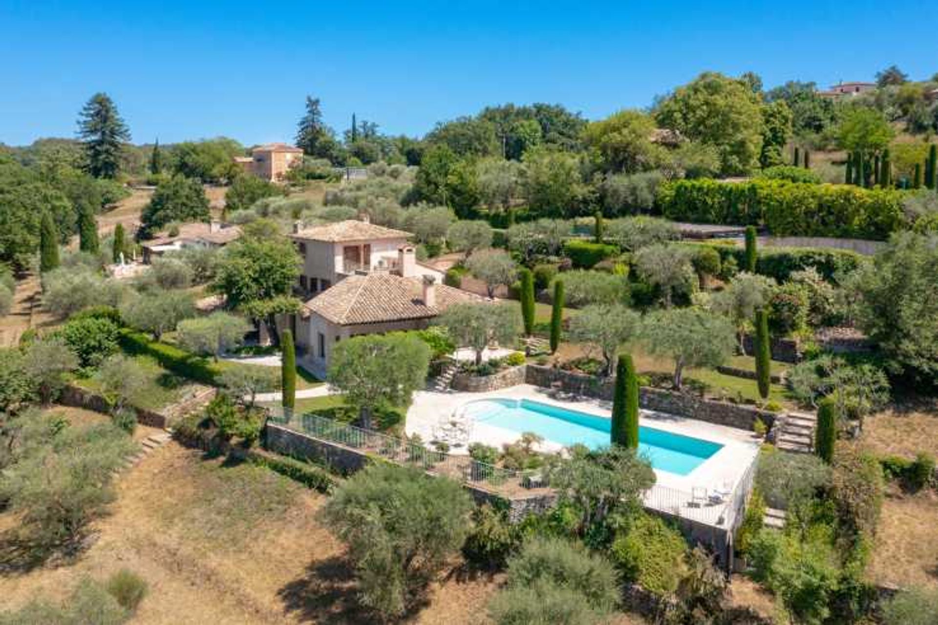 rumah dalam Châteauneuf, Provence-Alpes-Côte d'Azur 10836178