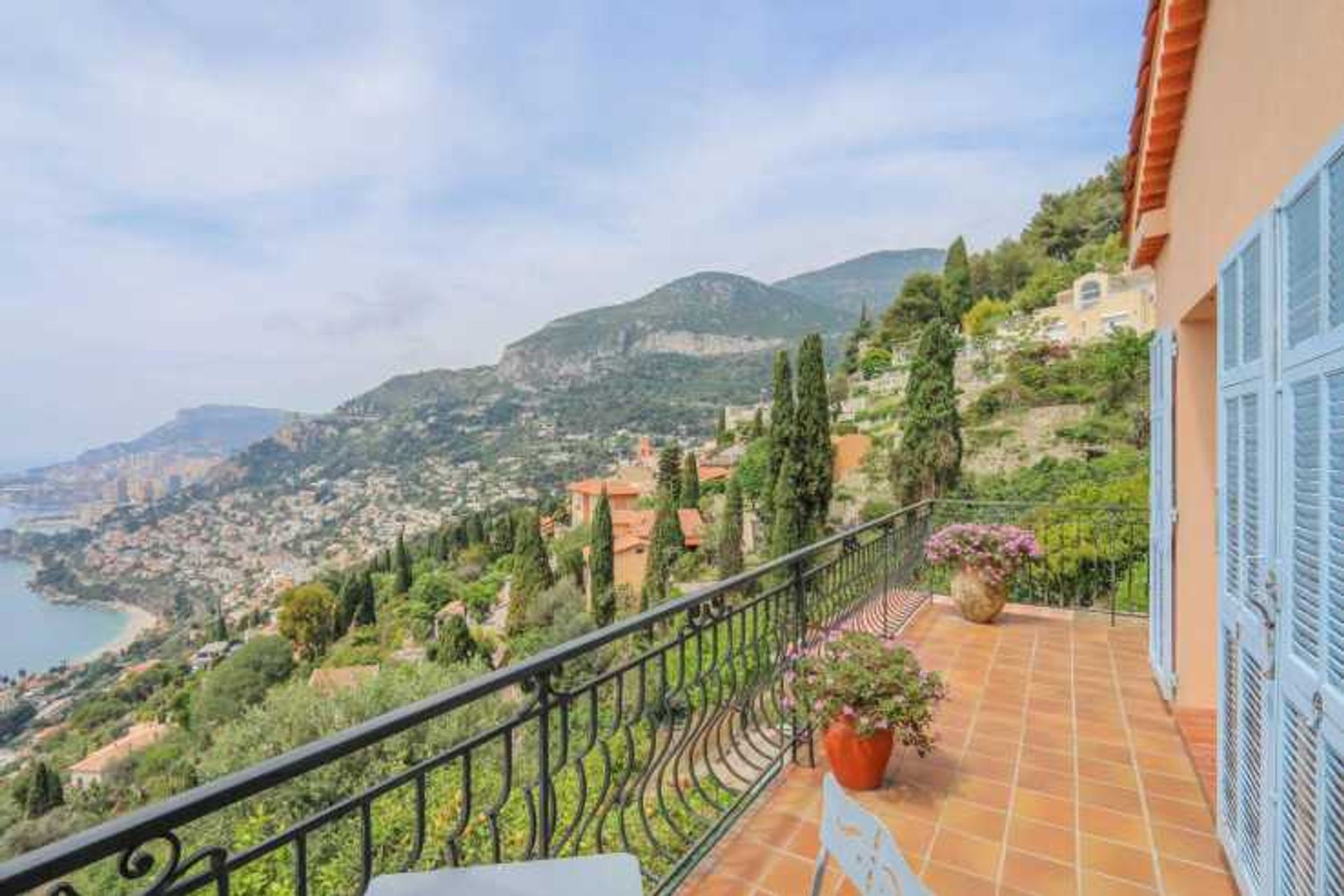 Talo sisään Cap Martin, Provence-Alpes-Cote d'Azur 10836353