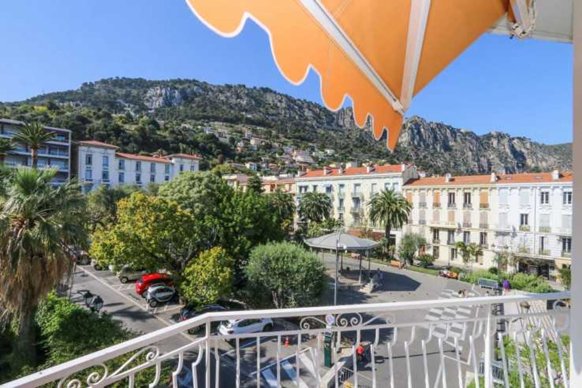 Condominio en Beaulieu-sur-Mer, Provence-Alpes-Côte d'Azur 10836401