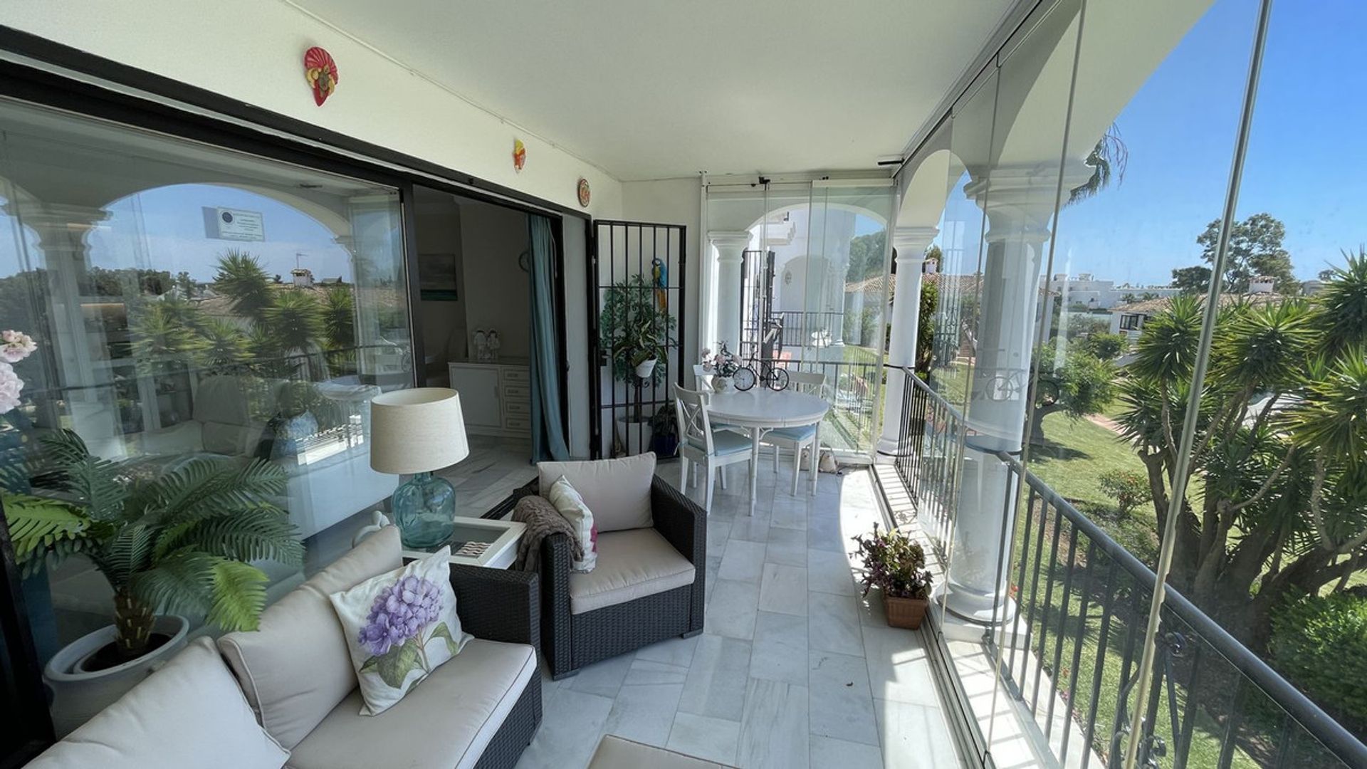 Condominium dans San Pedro de Alcántara, Andalousie 10836440