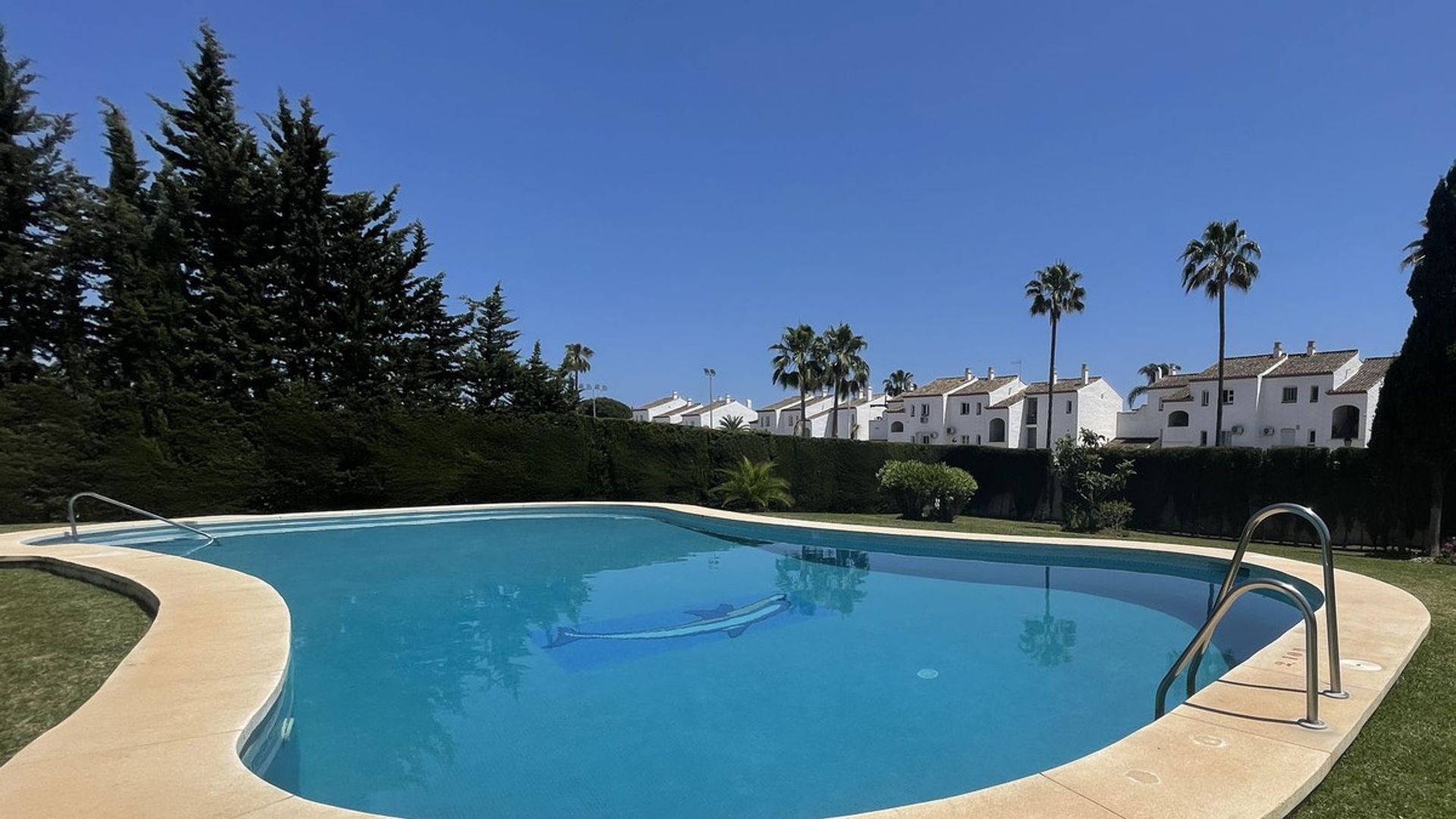 Condominium dans San Pedro de Alcántara, Andalousie 10836440