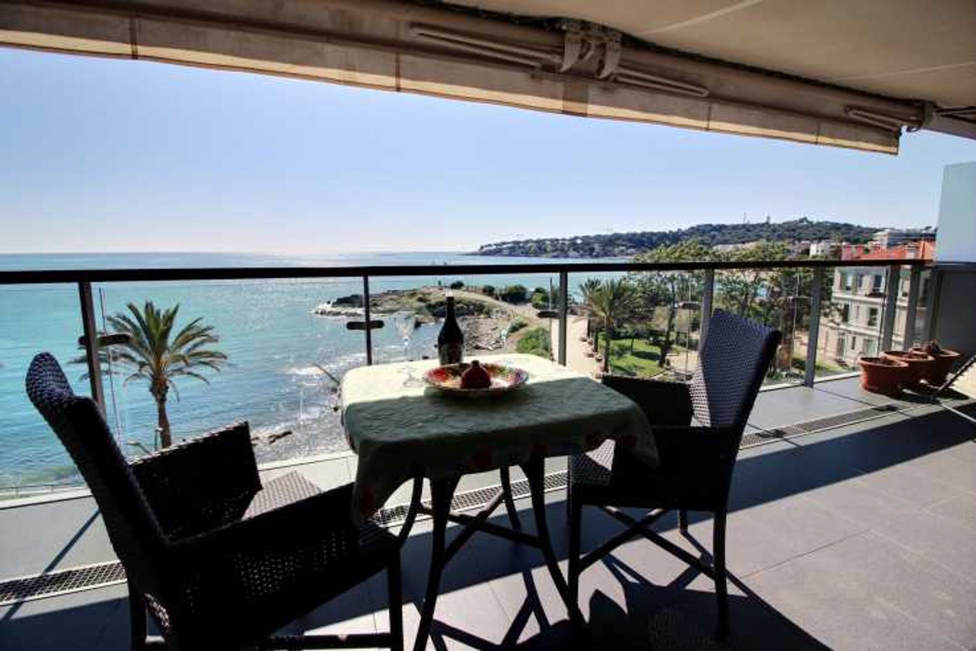 Condominium in Antibes, Provence-Alpes-Côte d'Azur 10836514