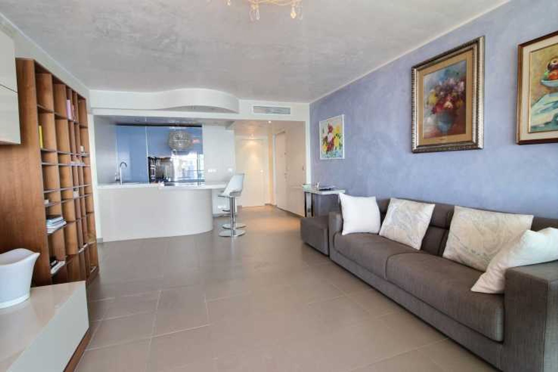 Condominium in Antibes, Provence-Alpes-Côte d'Azur 10836514