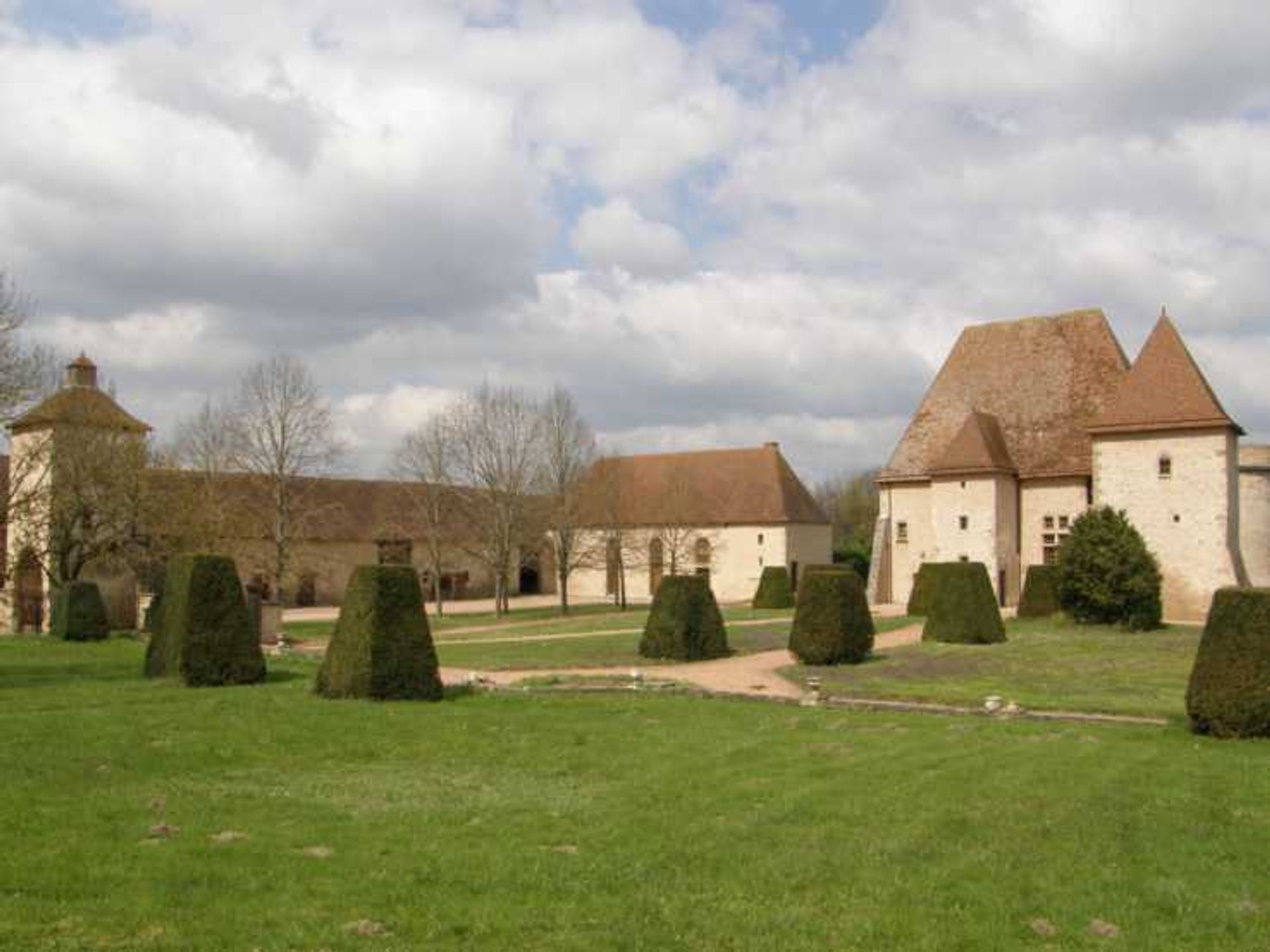 casa no Saint-Pourcain-sur-Sioule, Auvérnia-Ródano-Alpes 10836524